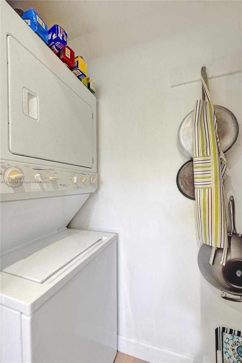 Small Image of 6080 NW 44th St, Lauderhill, FL 33319, USA Number 14