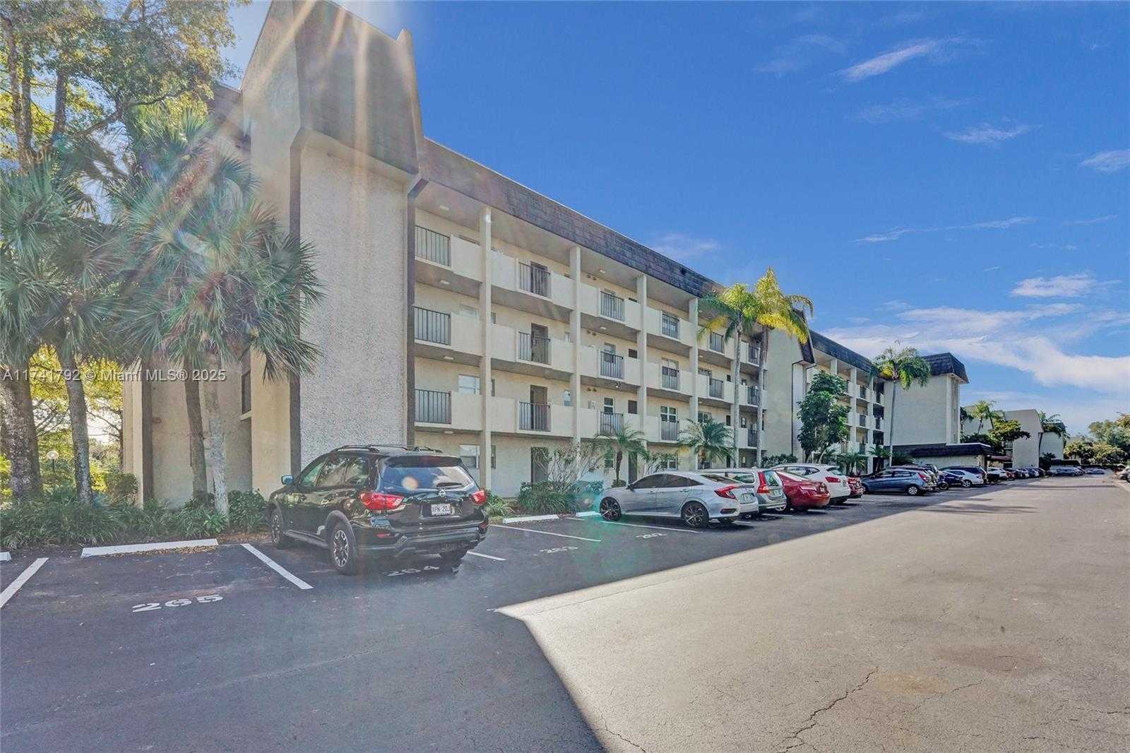 Small Image of 6080 NW 44th St, Lauderhill, FL 33319, USA Number 4