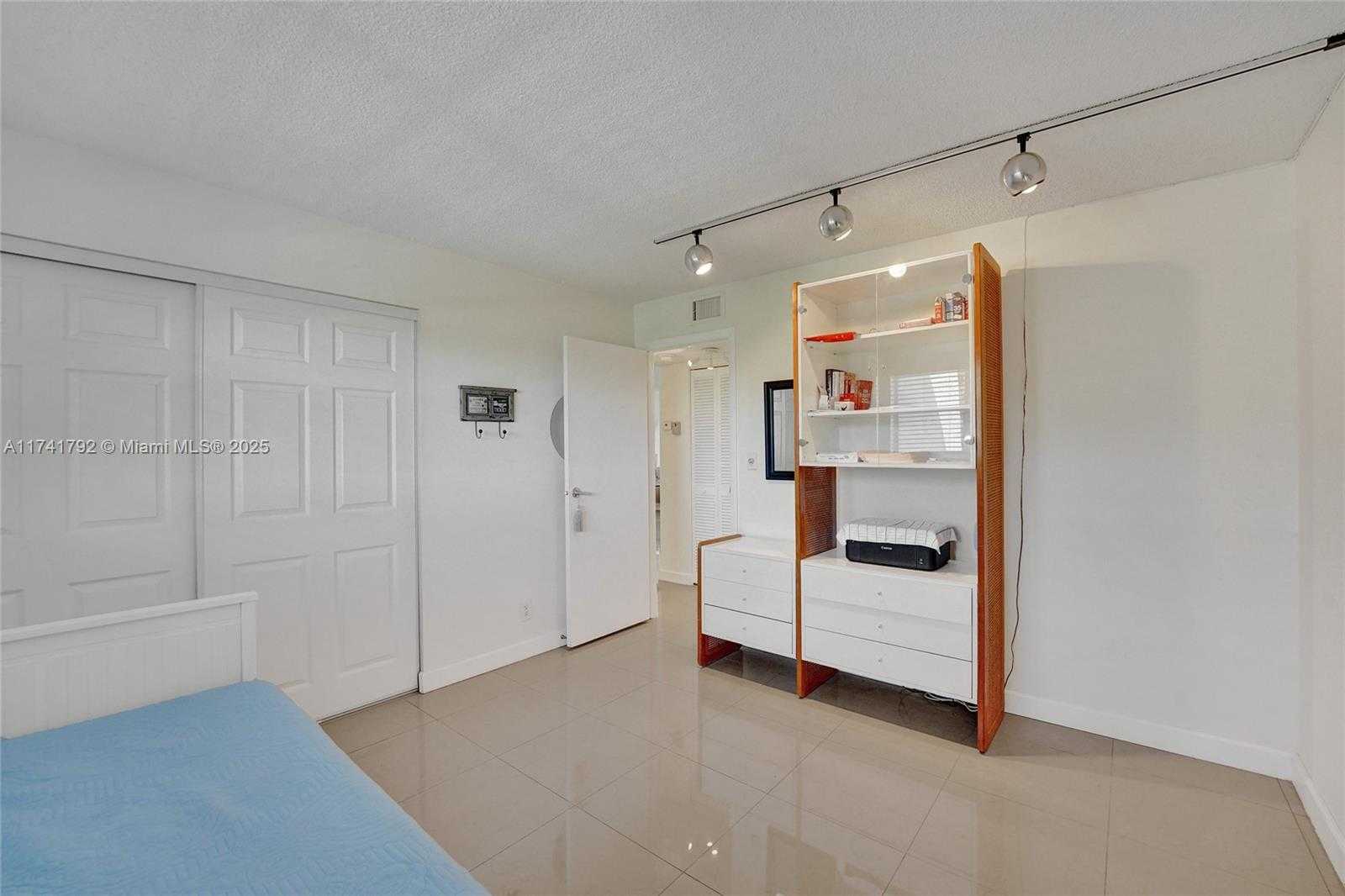 Small Image of 6080 NW 44th St, Lauderhill, FL 33319, USA Number 47