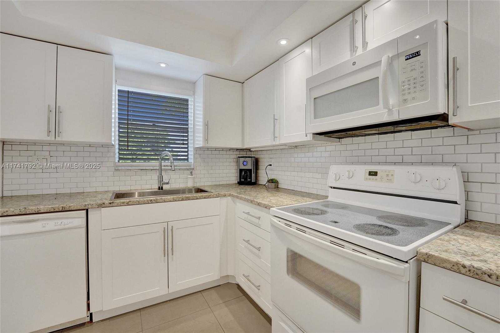 Small Image of 6080 NW 44th St, Lauderhill, FL 33319, USA Number 8