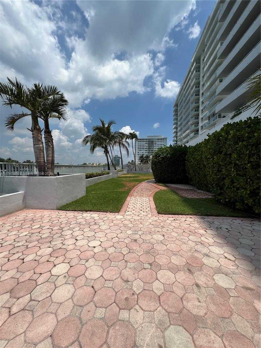 Small Image of 5700 COLLINS AVE #3D, Miami Beach Number 19