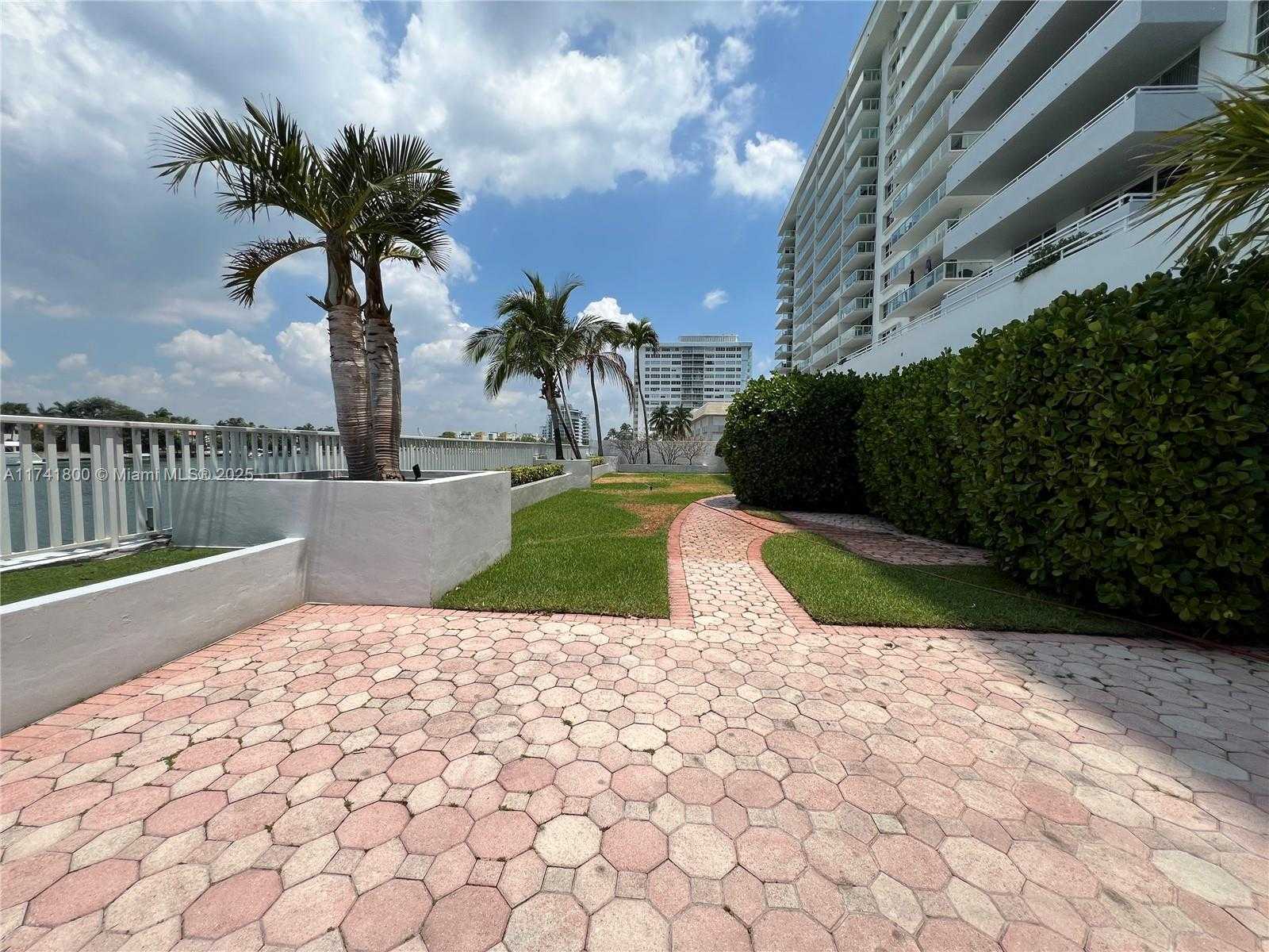 Small Image of 5700 COLLINS AVE #3D, Miami Beach Number 20