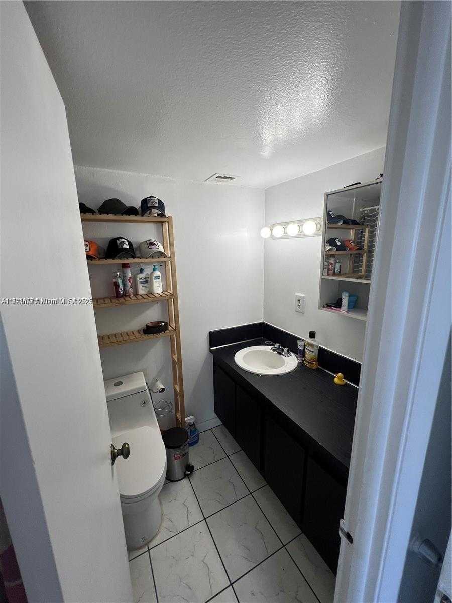Small Image of 899 WEST AVE #9K, Miami Beach Number 21