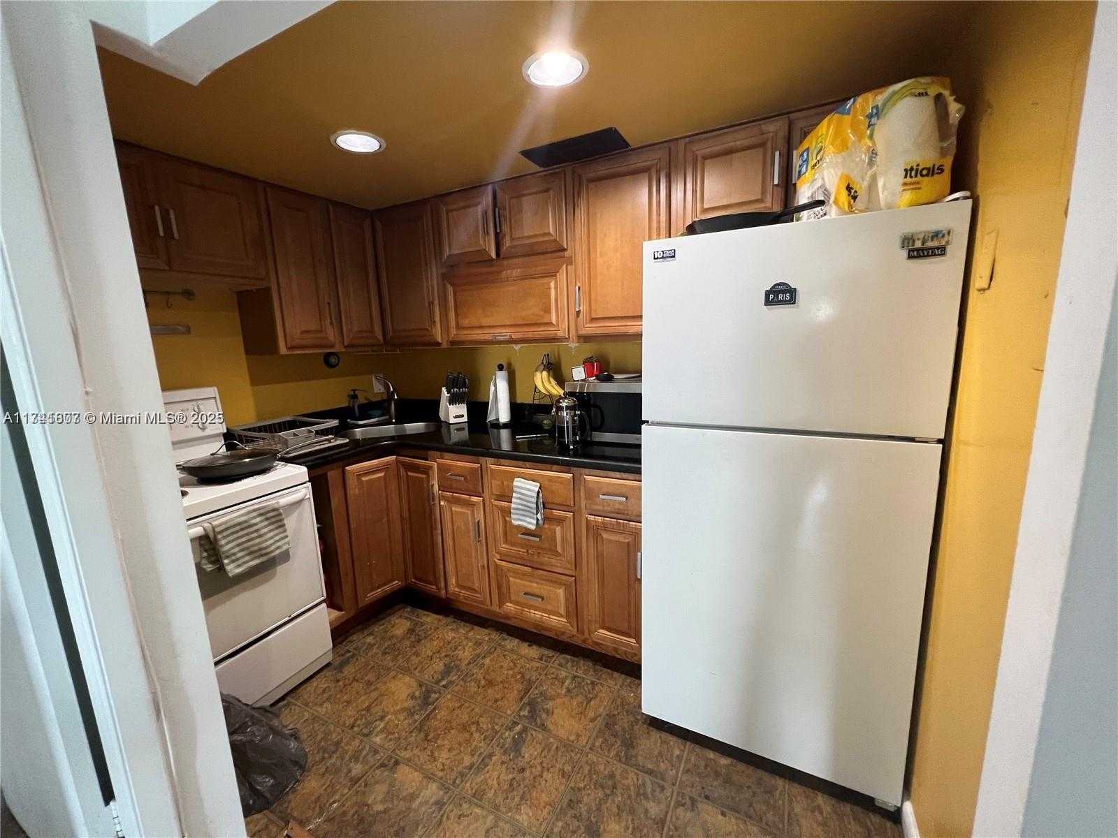 Small Image of 899 WEST AVE #9K, Miami Beach Number 5