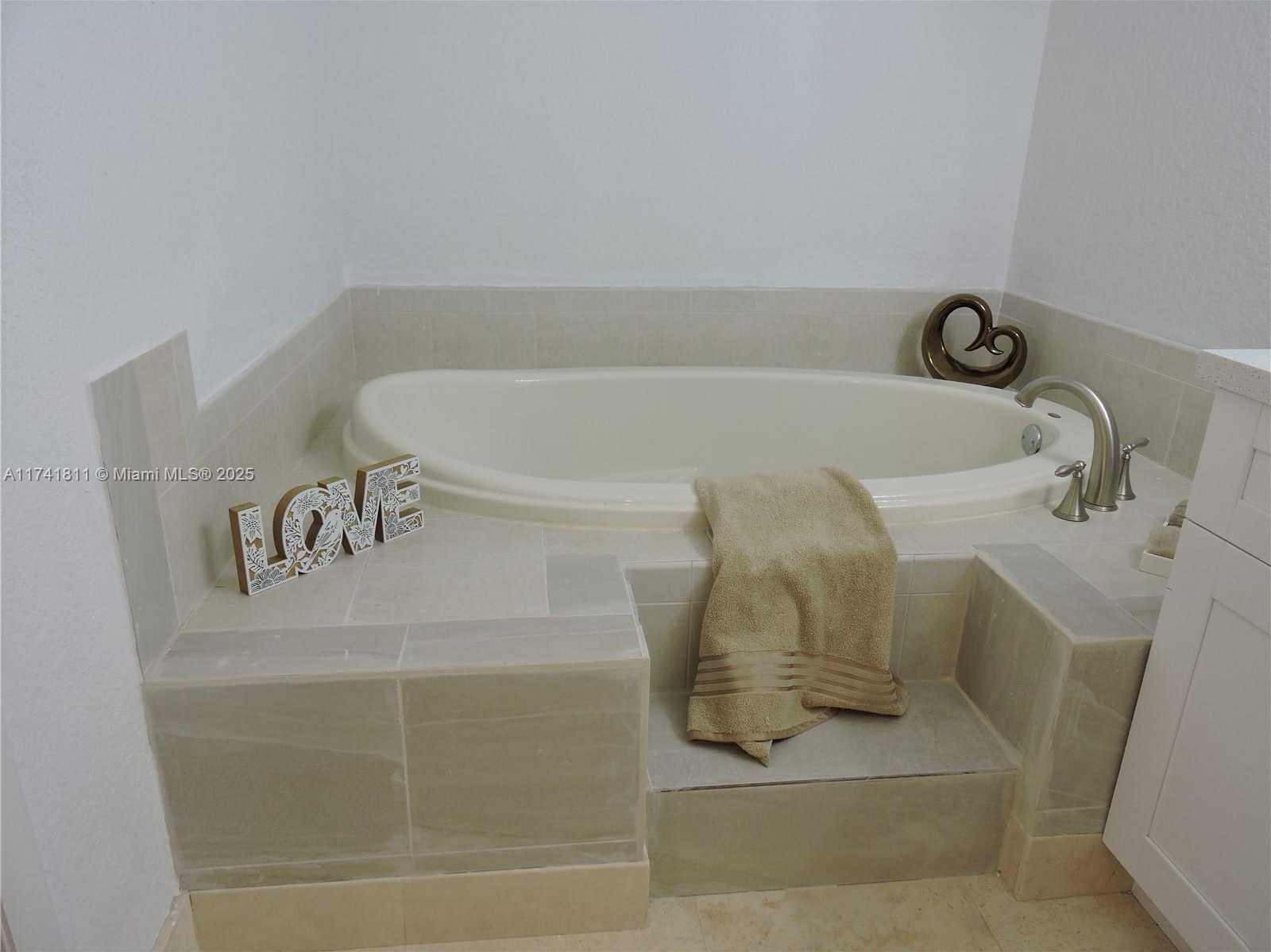 Small Image of 1316 SOUTH WEST 118TH TER #1316, Davie Number 33