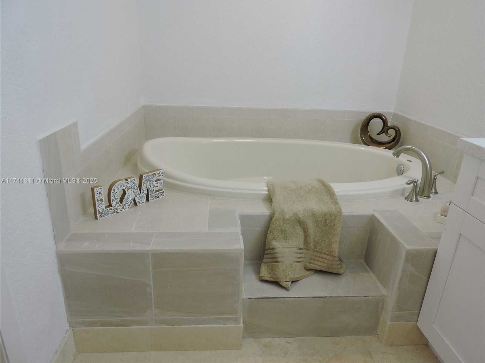 Small Image of 1316 SOUTH WEST 118TH TER #1316, Davie Number 35