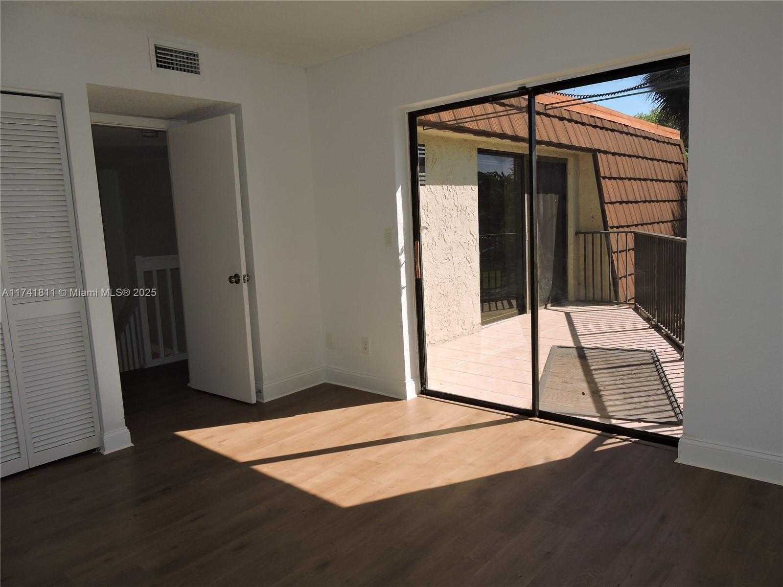 Small Image of 1316 SOUTH WEST 118TH TER #1316, Davie Number 39