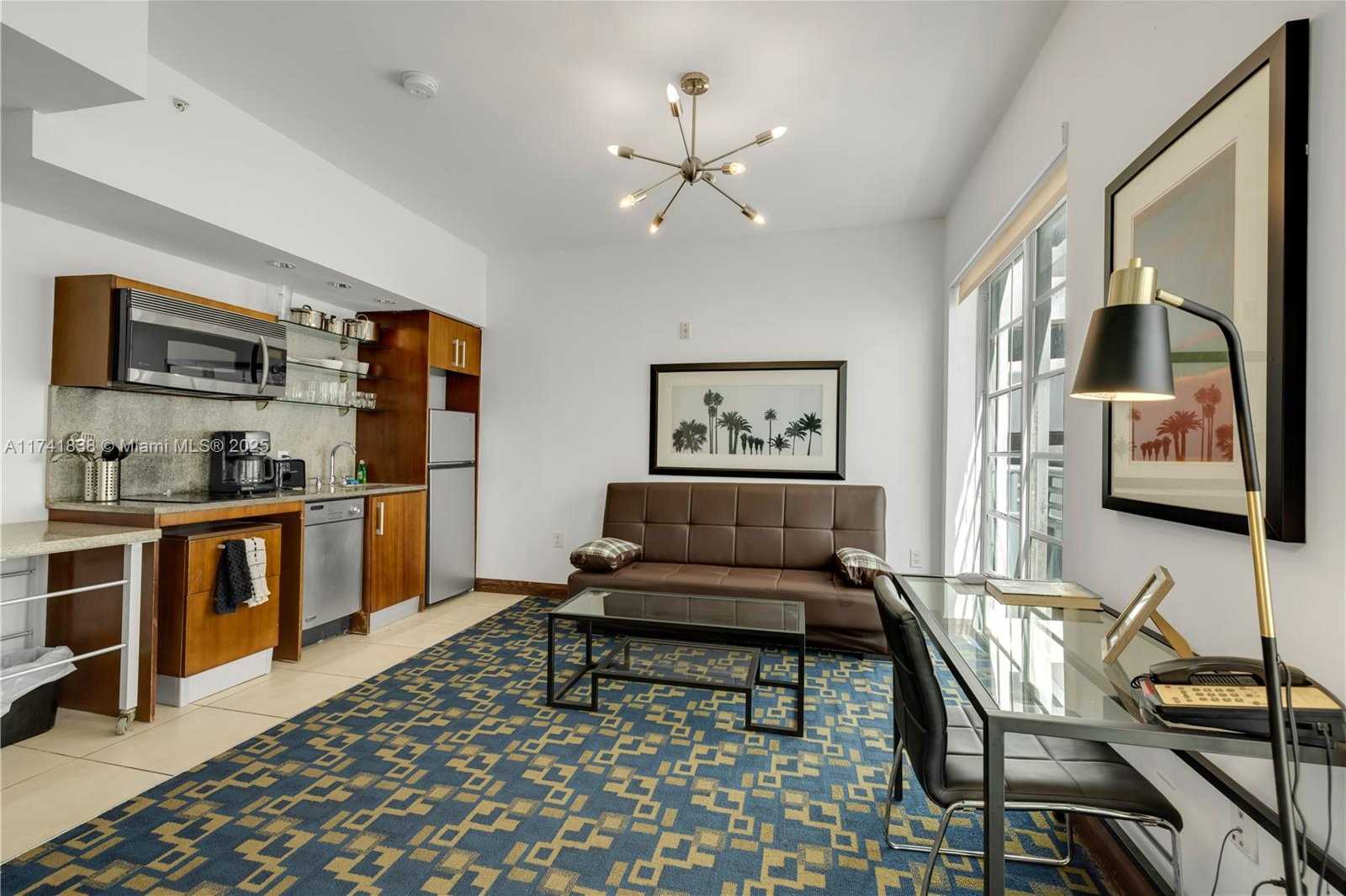 Small Image of 1036 OCEAN DR #B307, Miami Beach Number 2