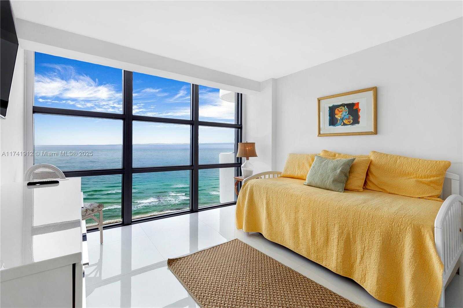 Small Image of 5757 Collins Ave, Miami Beach, FL 33140, USA Number 15