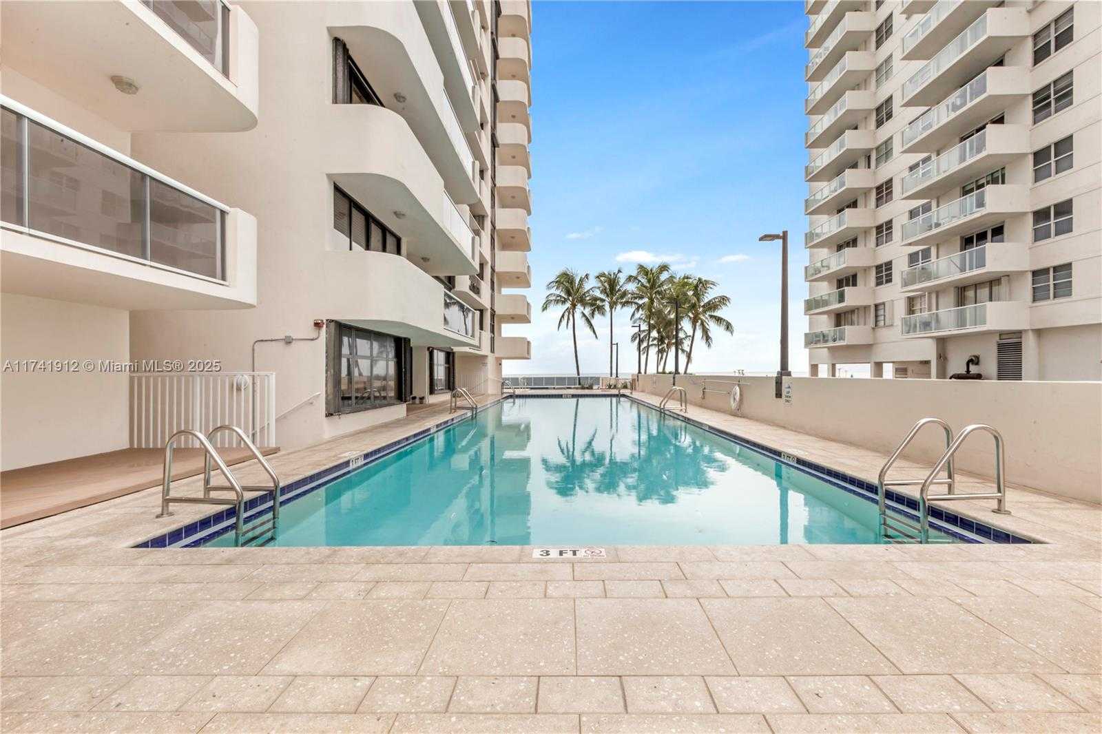 Small Image of 5757 Collins Ave, Miami Beach, FL 33140, USA Number 17