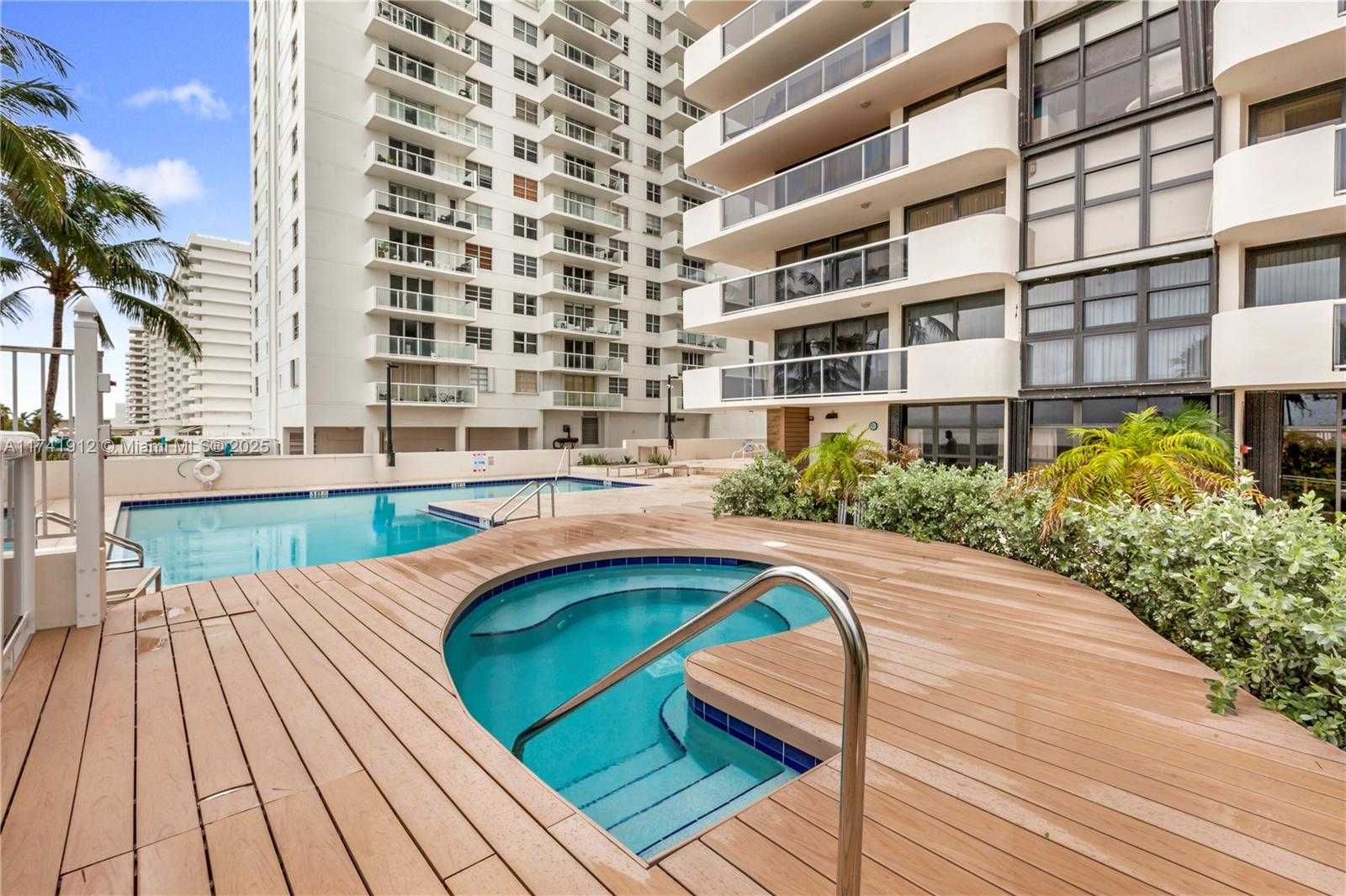 Small Image of 5757 Collins Ave, Miami Beach, FL 33140, USA Number 18