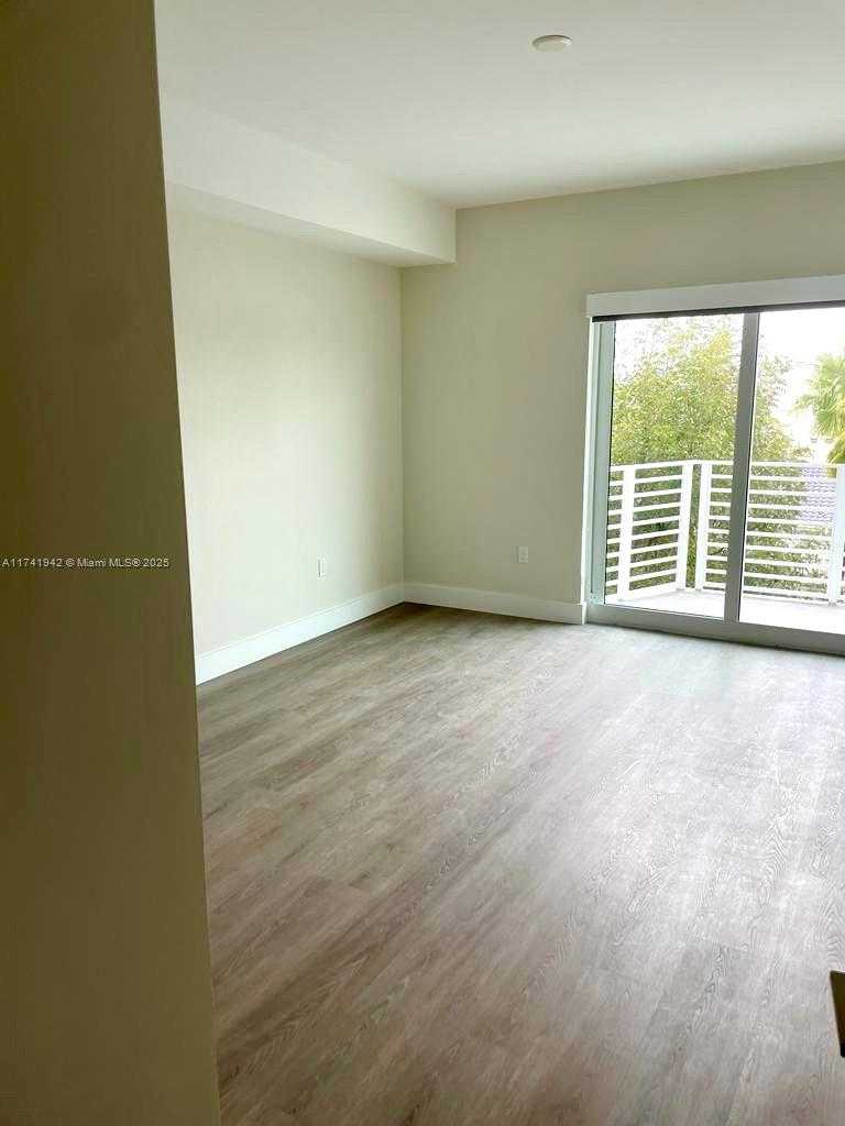Small Image of 1938 JACKSON ST #403, Hollywood Number 10