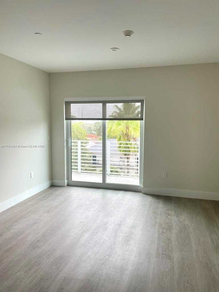 Small Image of 1938 JACKSON ST #403, Hollywood Number 13