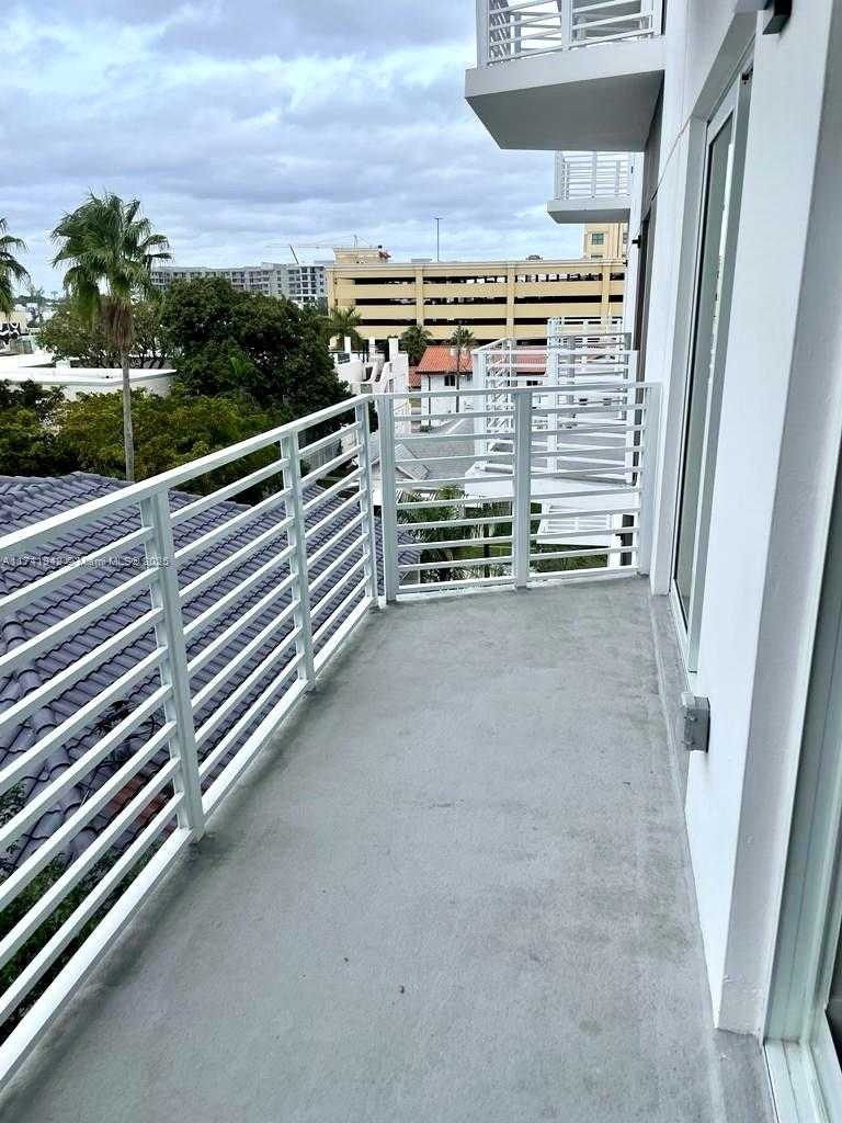 Small Image of 1938 JACKSON ST #403, Hollywood Number 16