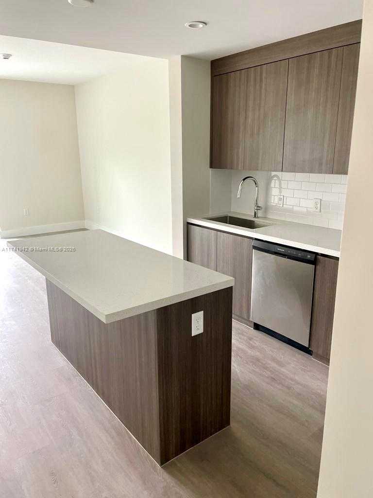 Small Image of 1938 JACKSON ST #403, Hollywood Number 3