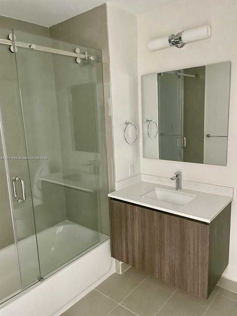 Small Image of 1938 JACKSON ST #403, Hollywood Number 6