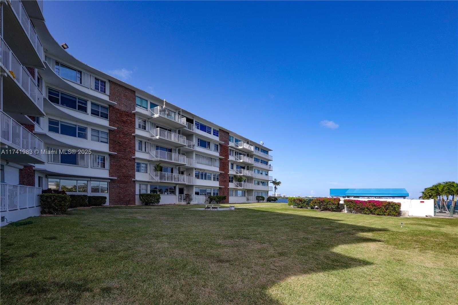 Small Image of 1700 NORTH EAST 105TH ST #512, Miami Shores Number 5