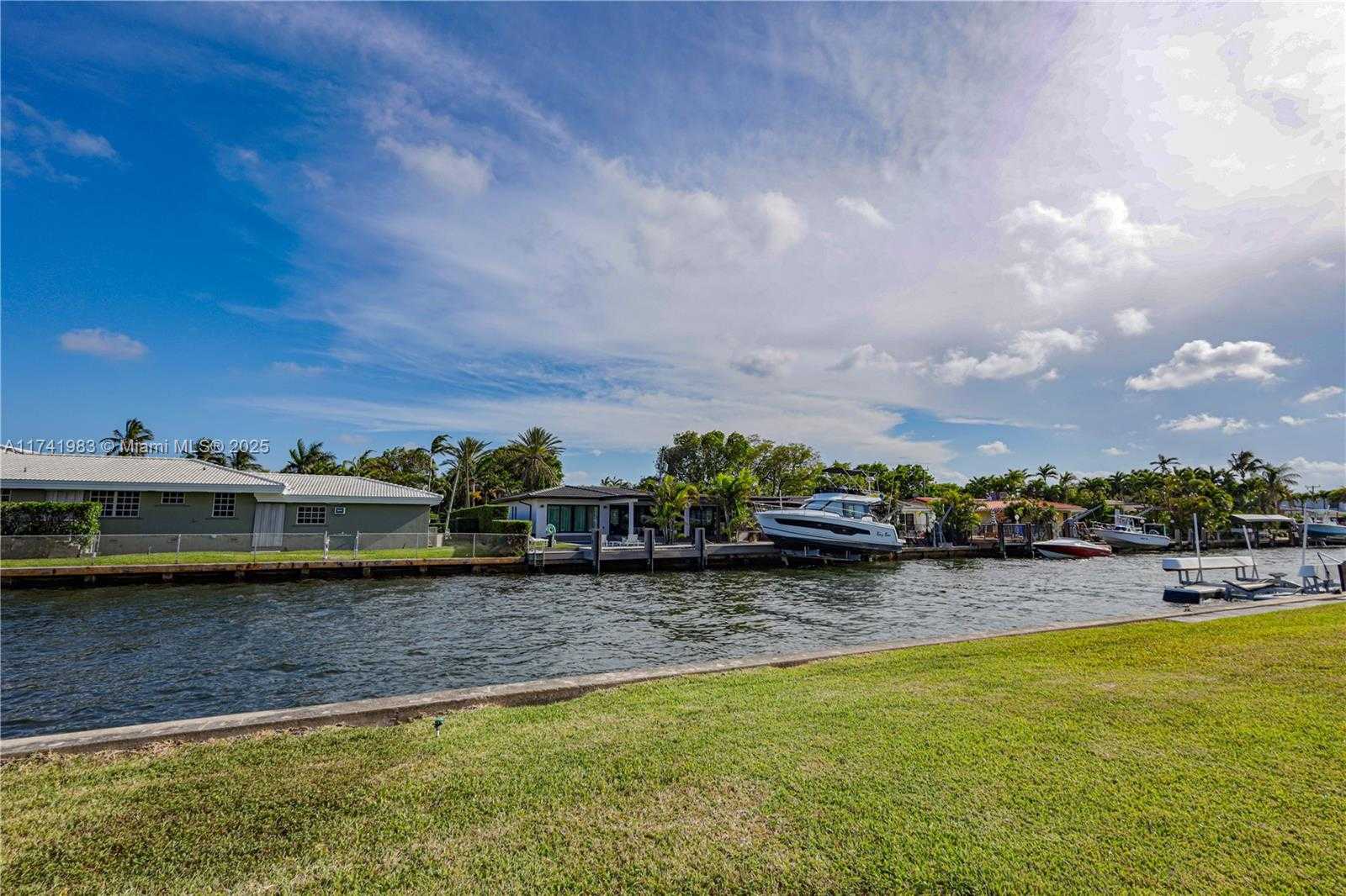 Small Image of 1700 NORTH EAST 105TH ST #512, Miami Shores Number 6