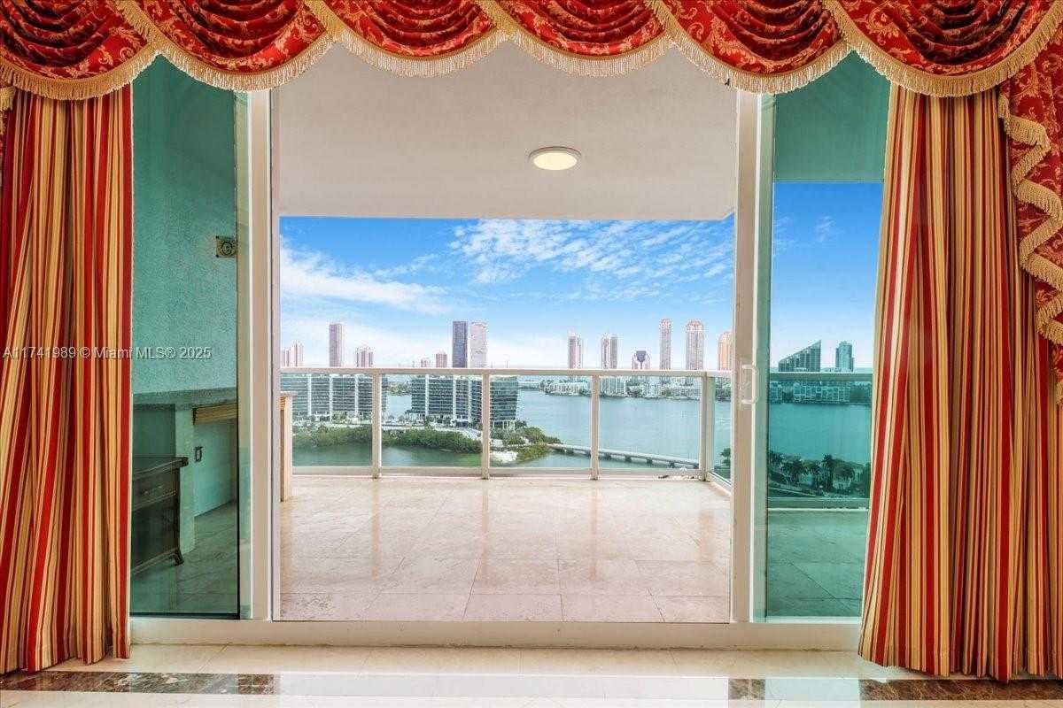 Small Image of 3201 NORTH EAST 183RD ST #2508, Aventura Number 22