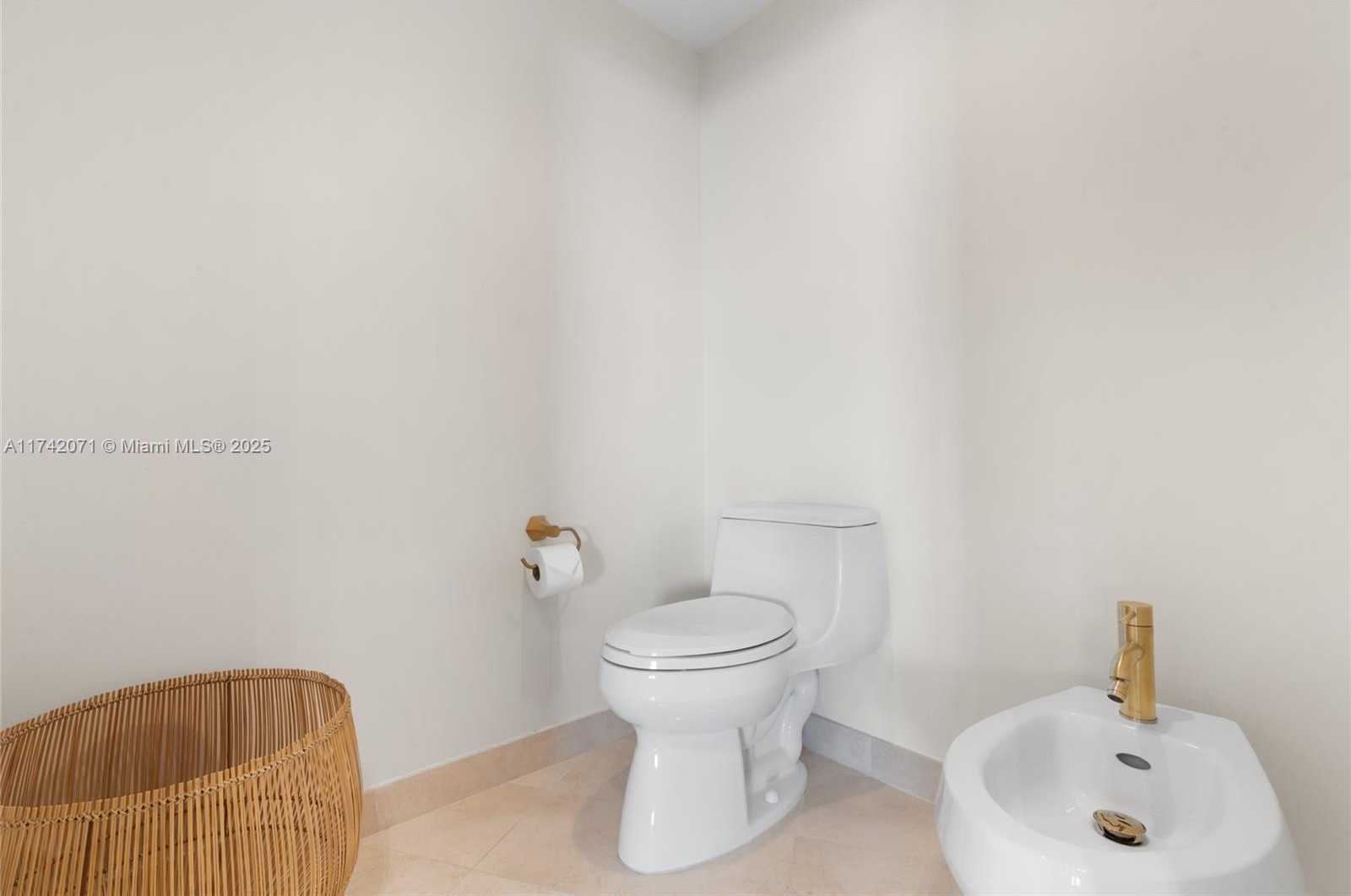 Small Image of 18911 COLLINS AVE #1004, Sunny Isles Beach Number 38