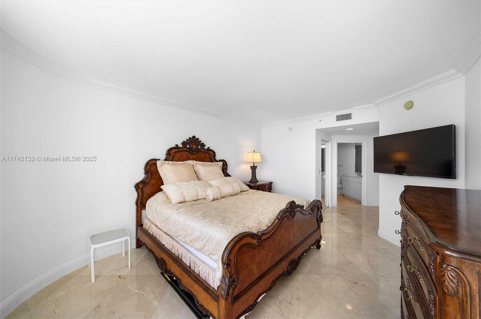 Small Image of 6365 COLLINS AVE #3801, Miami Beach Number 16