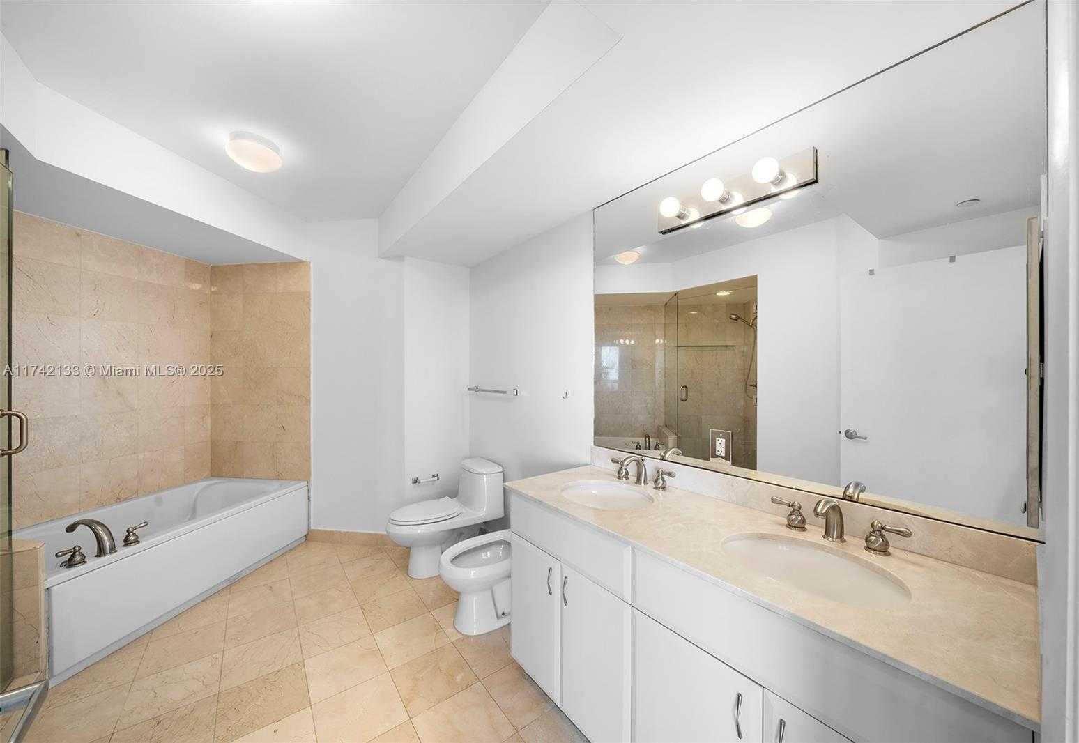 Small Image of 6365 COLLINS AVE #3801, Miami Beach Number 17
