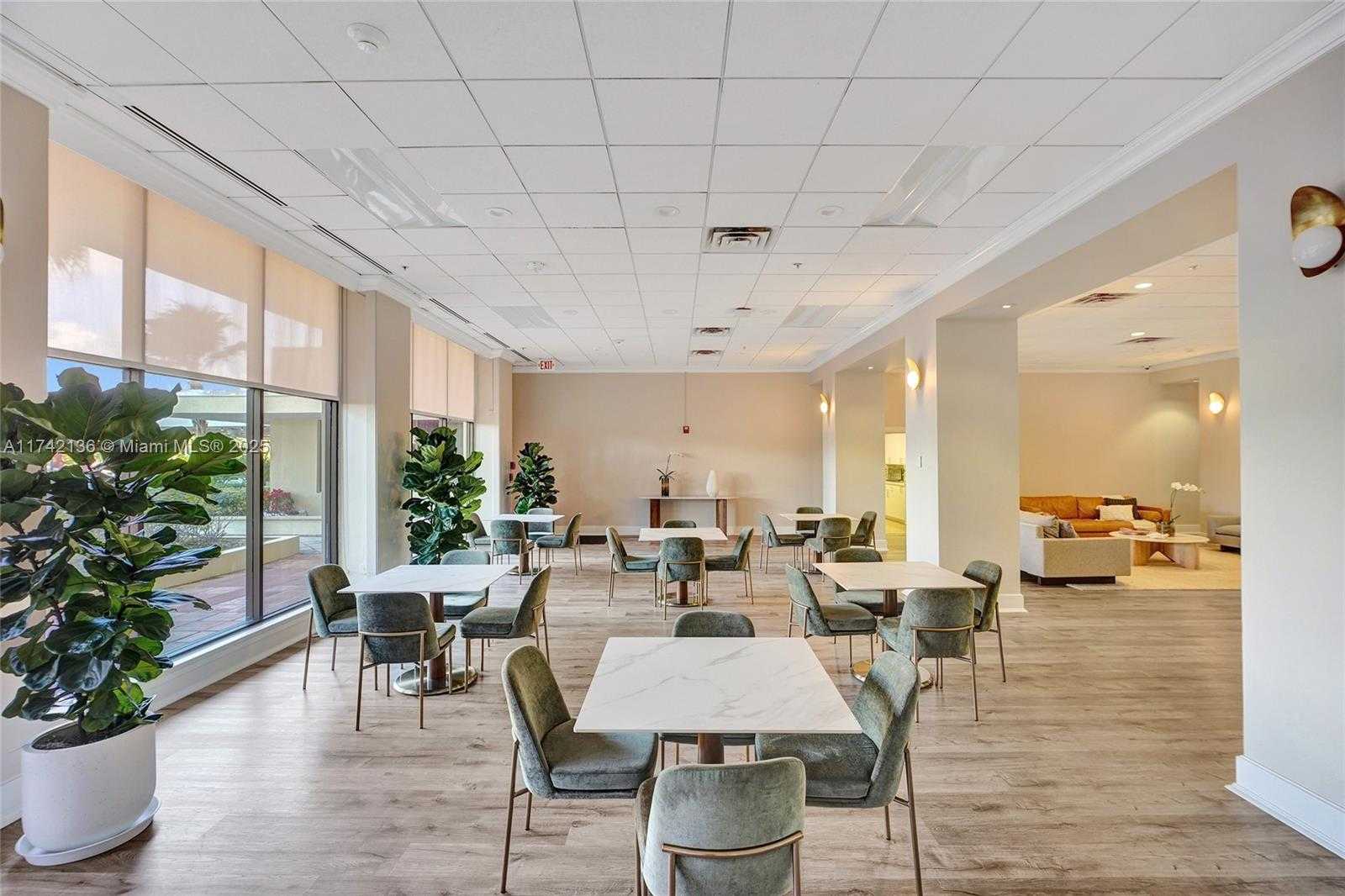 Small Image of 5600 COLLINS AVE #5C, Miami Beach Number 24