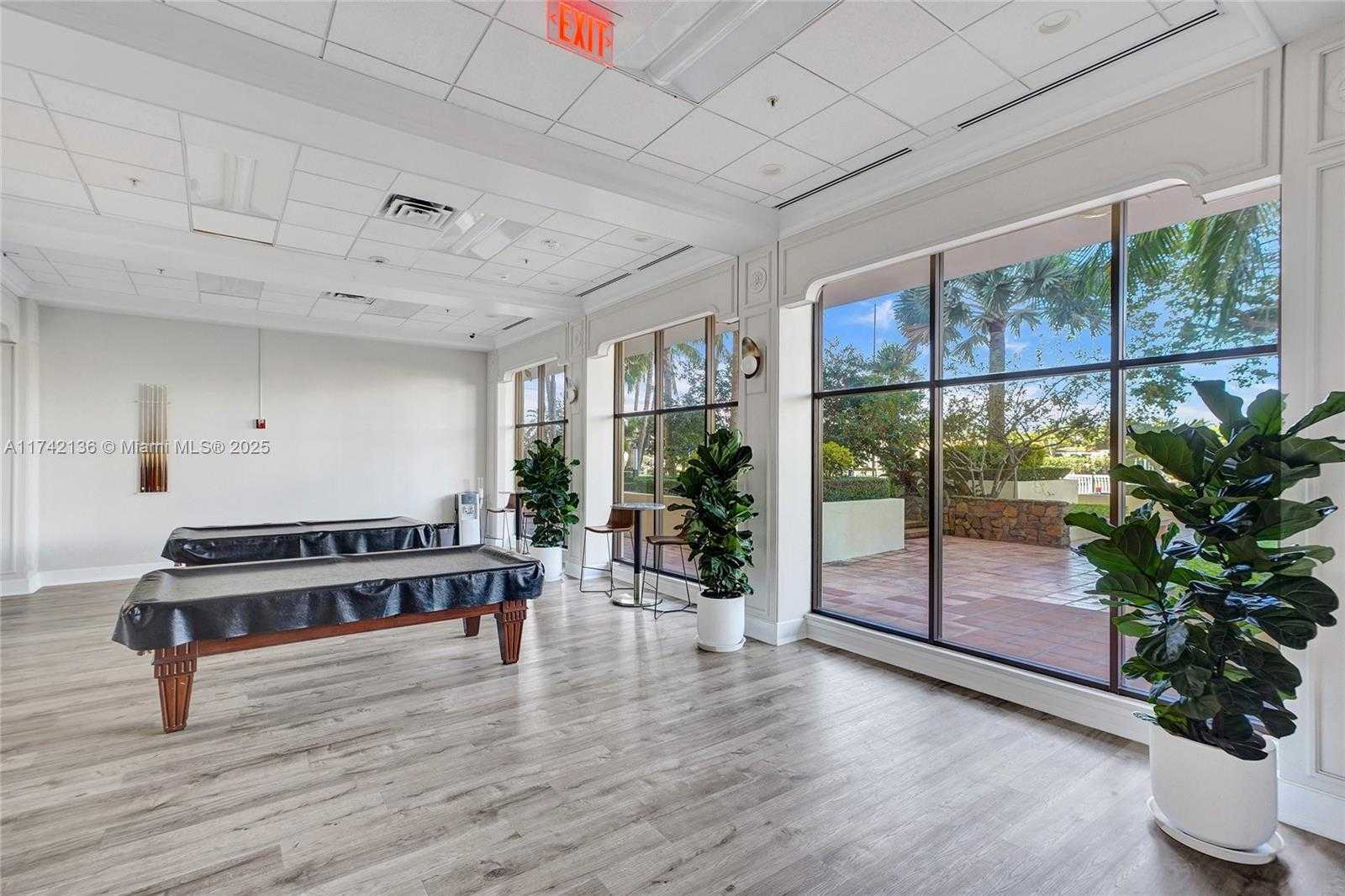 Small Image of 5600 COLLINS AVE #5C, Miami Beach Number 25
