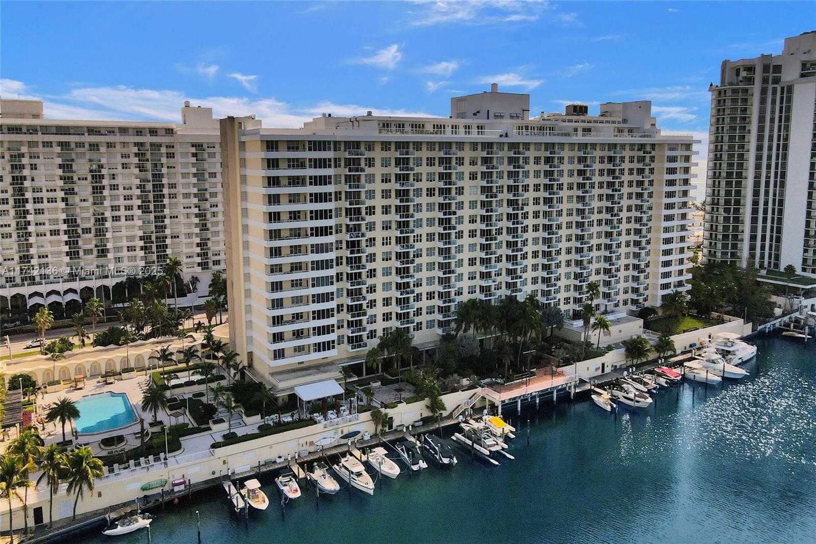Small Image of 5600 COLLINS AVE #5C, Miami Beach Number 31