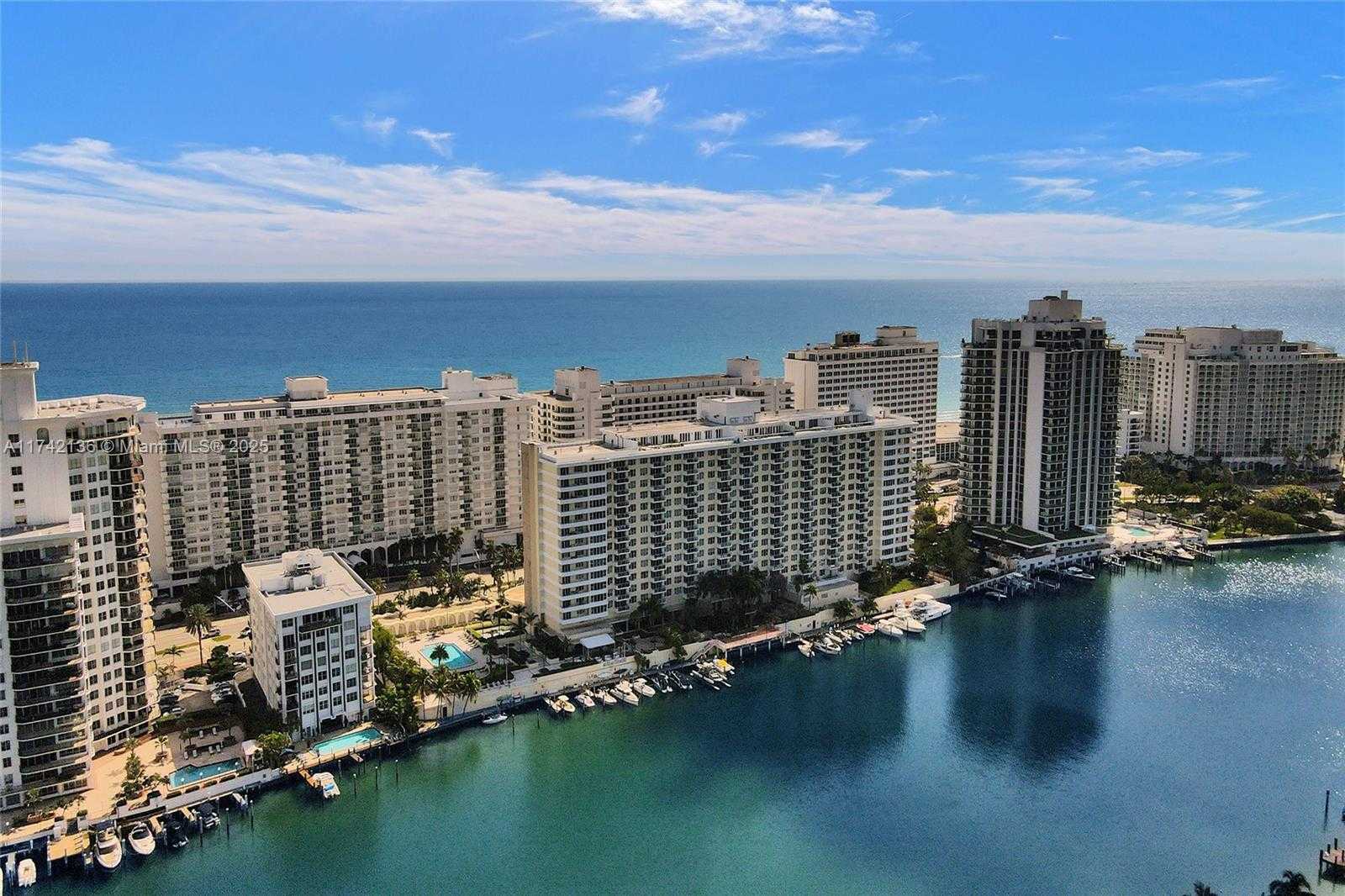 Small Image of 5600 COLLINS AVE #5C, Miami Beach Number 32