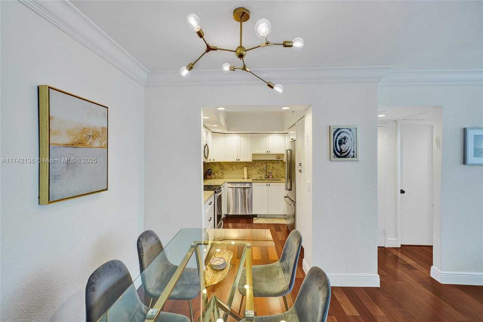 Small Image of 5600 COLLINS AVE #5C, Miami Beach Number 6