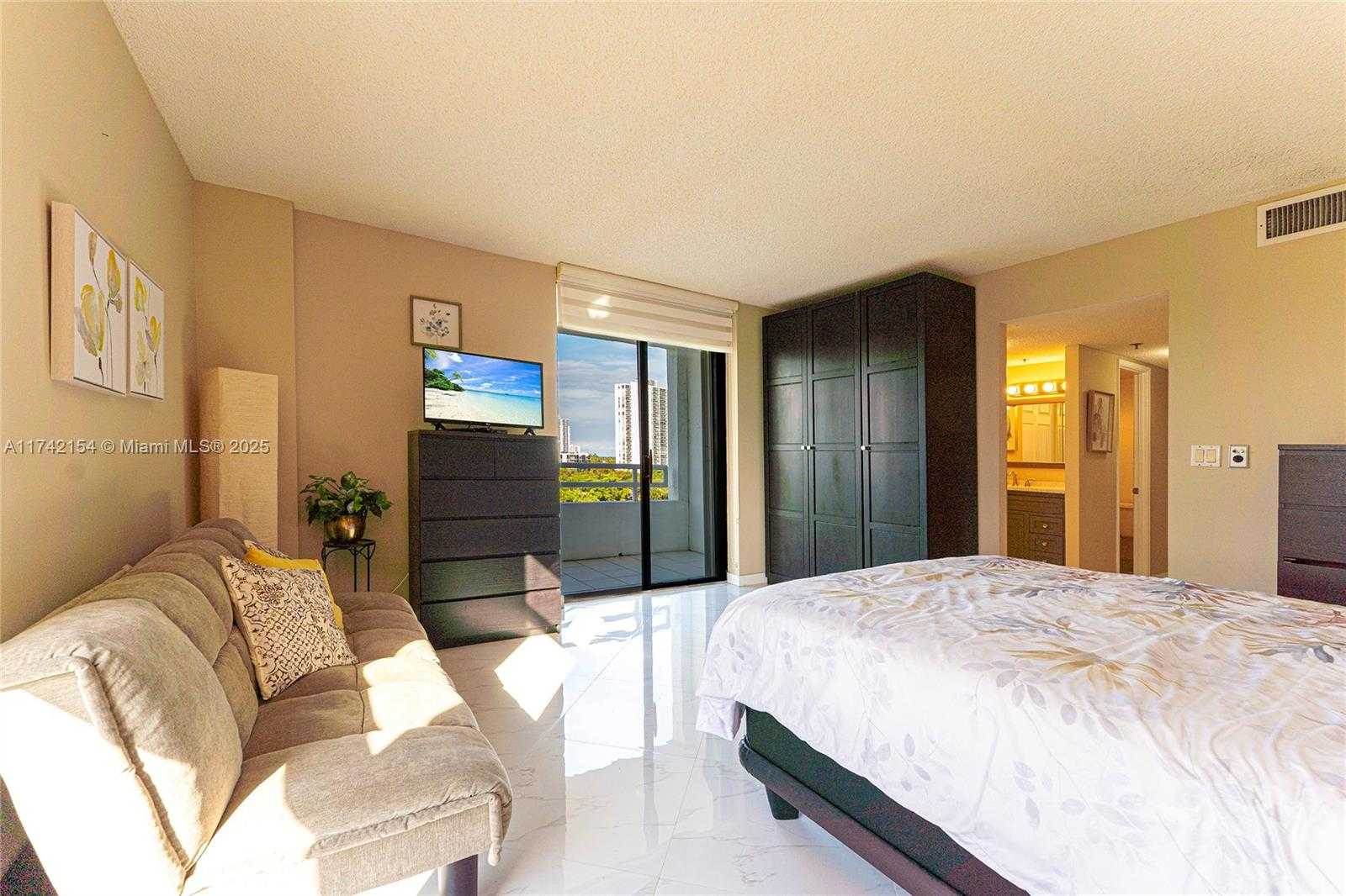 Small Image of 20225 NORTH EAST 34TH CT #818, Aventura Number 17