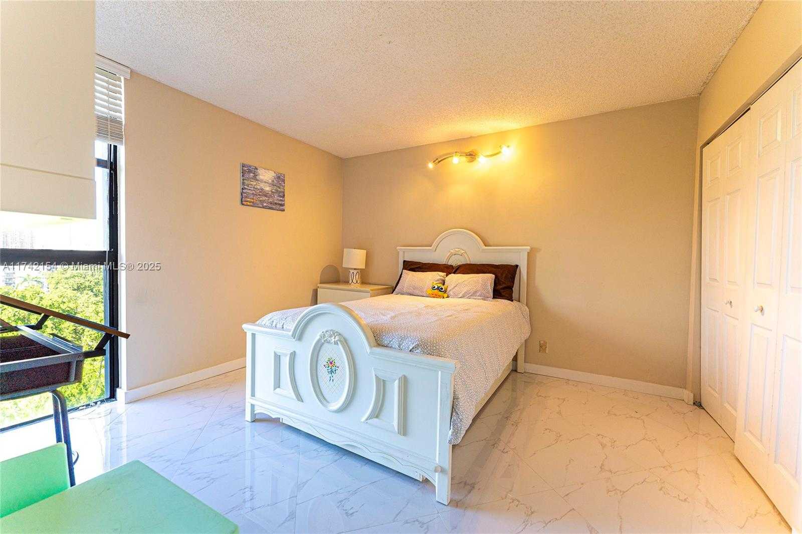 Small Image of 20225 NORTH EAST 34TH CT #818, Aventura Number 20