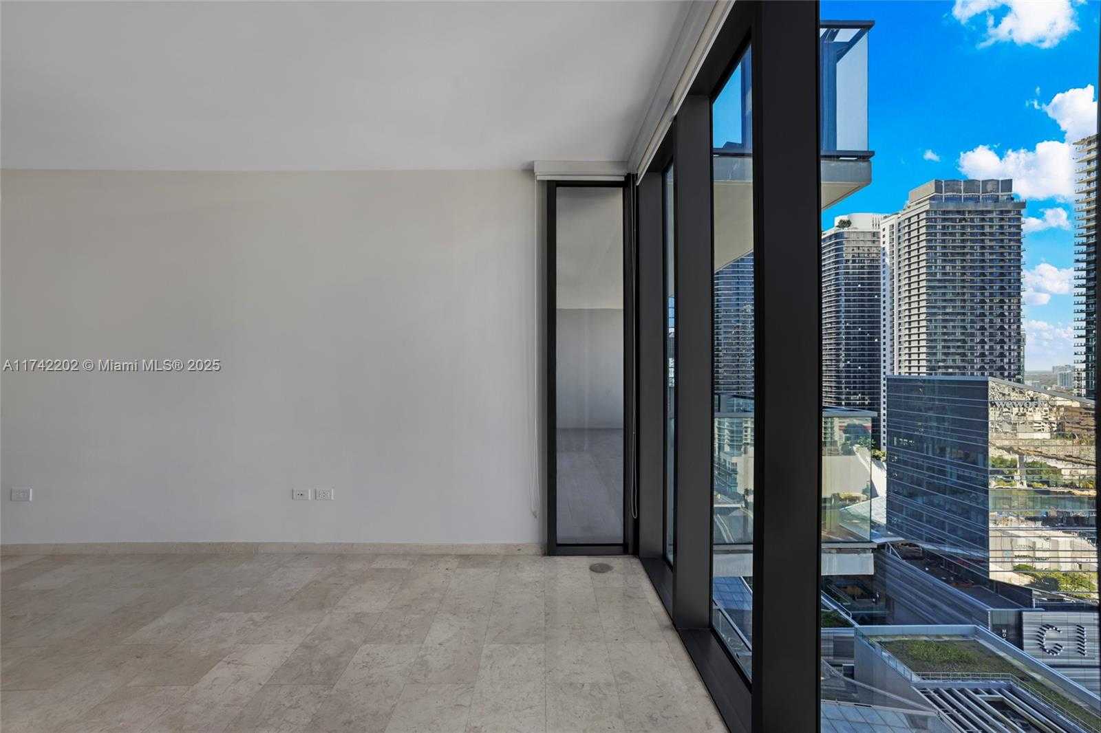 Small Image of 68 SOUTH EAST 6TH ST #2010, Miami Number 16