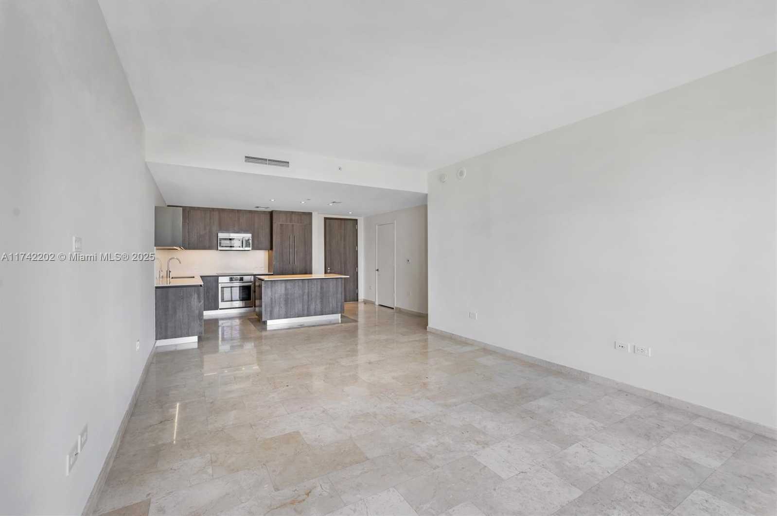 Small Image of 68 SOUTH EAST 6TH ST #2010, Miami Number 17