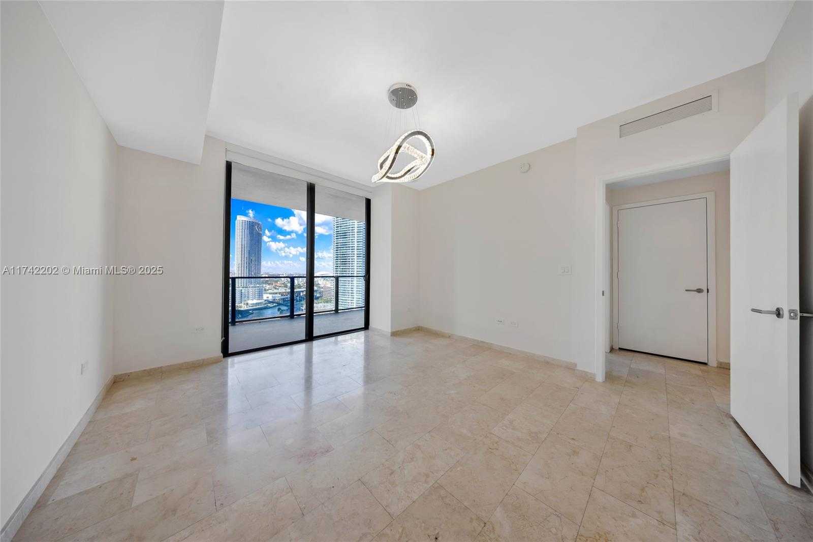 Small Image of 68 SOUTH EAST 6TH ST #2010, Miami Number 26