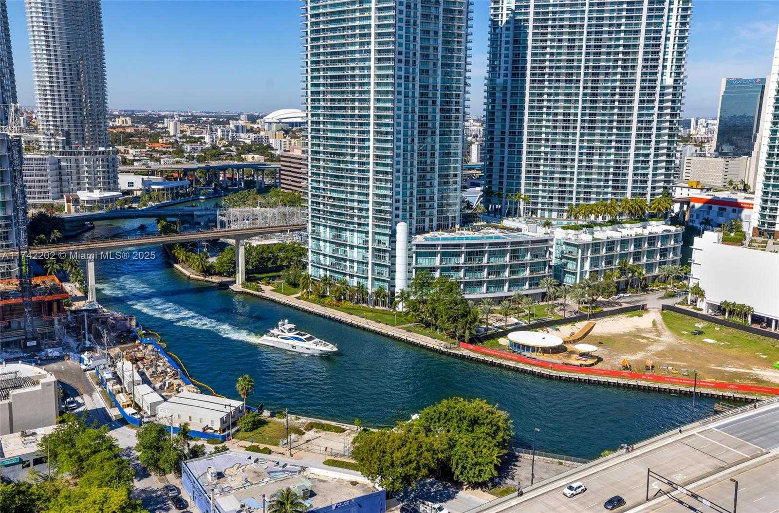 Small Image of 68 SOUTH EAST 6TH ST #2010, Miami Number 6