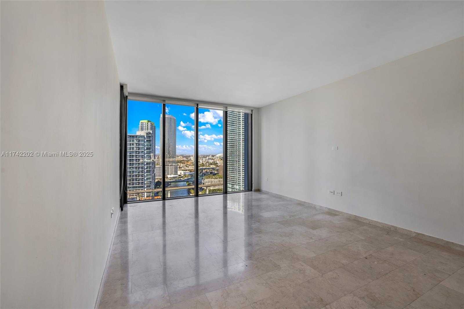 Small Image of 68 SOUTH EAST 6TH ST #2010, Miami Number 7