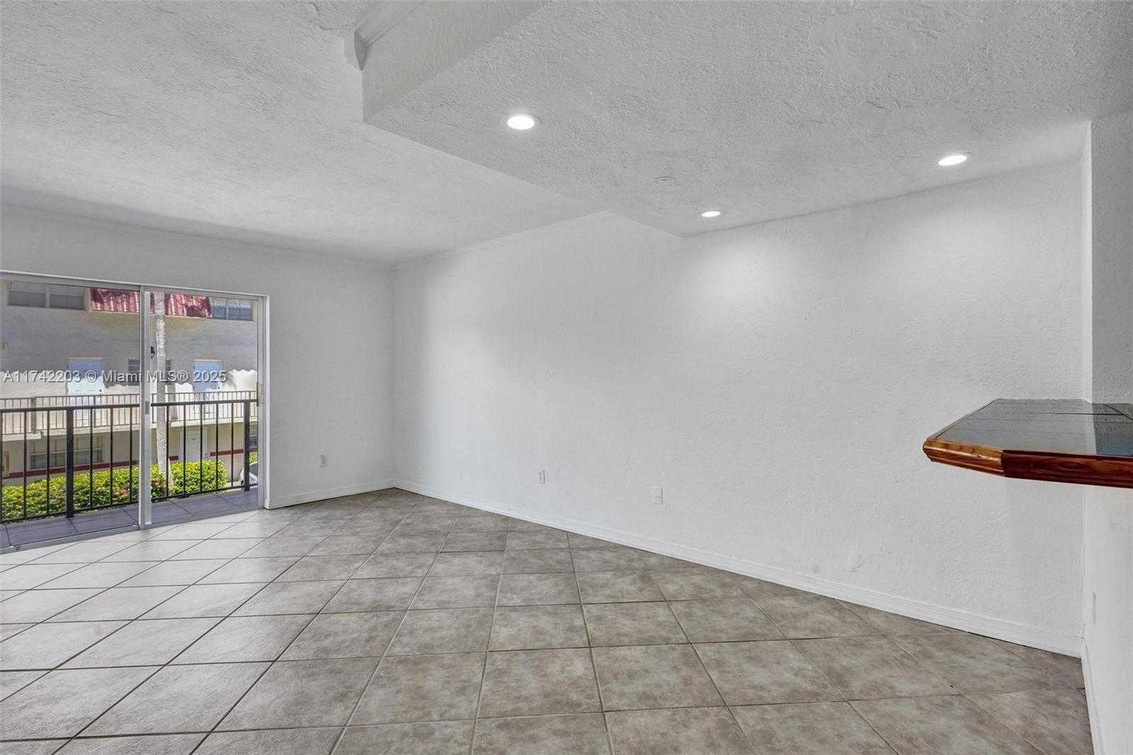 Small Image of 8650 SOUTH WEST 67TH AVE #1022, Pinecrest Number 14