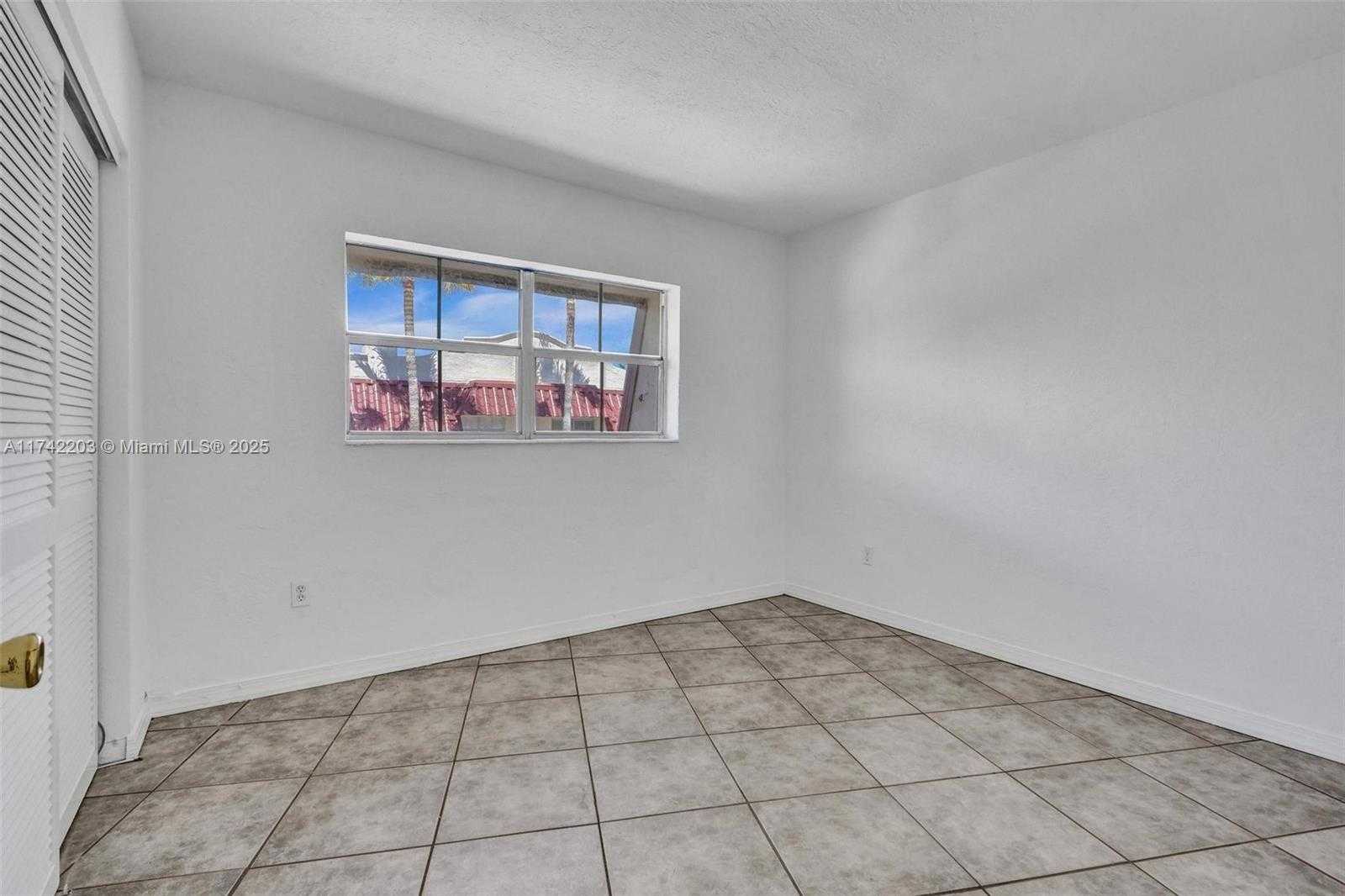 Small Image of 8650 SOUTH WEST 67TH AVE #1022, Pinecrest Number 18