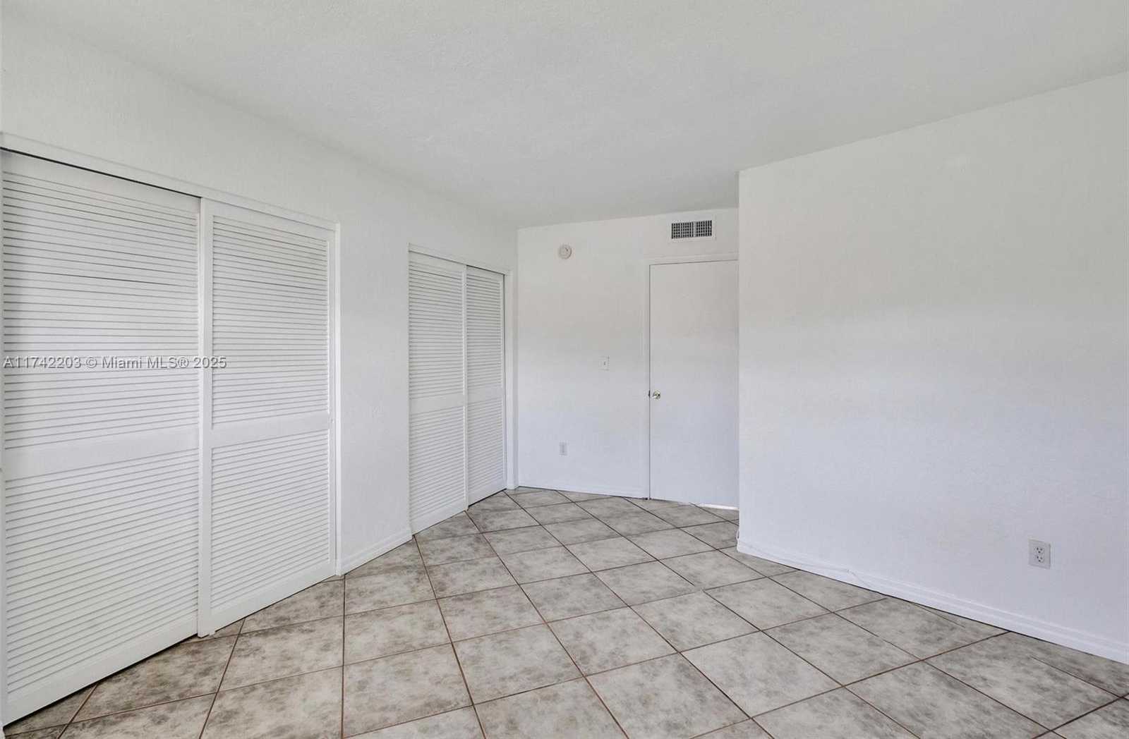 Small Image of 8650 SOUTH WEST 67TH AVE #1022, Pinecrest Number 19