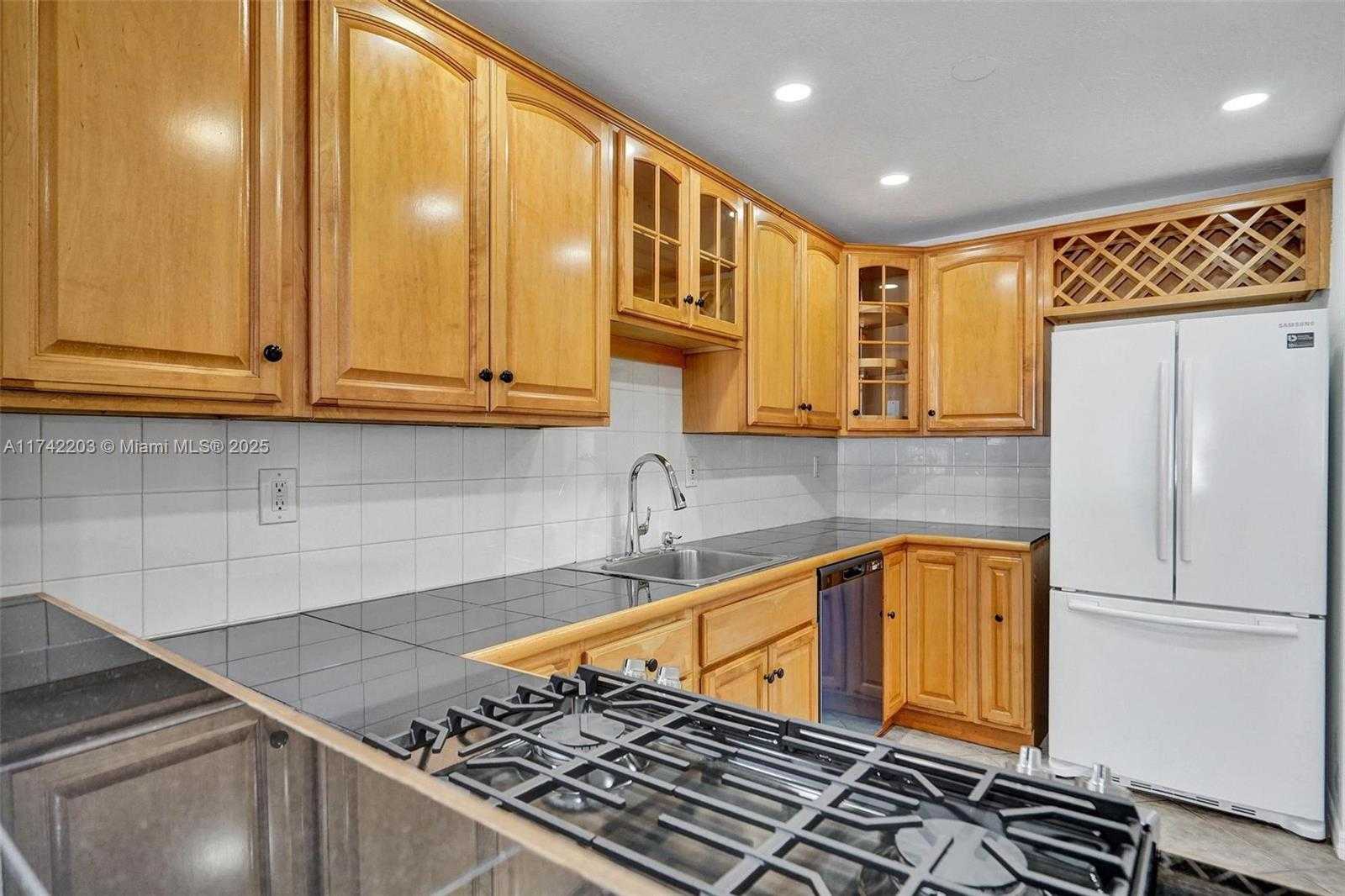 Small Image of 8650 SOUTH WEST 67TH AVE #1022, Pinecrest Number 2