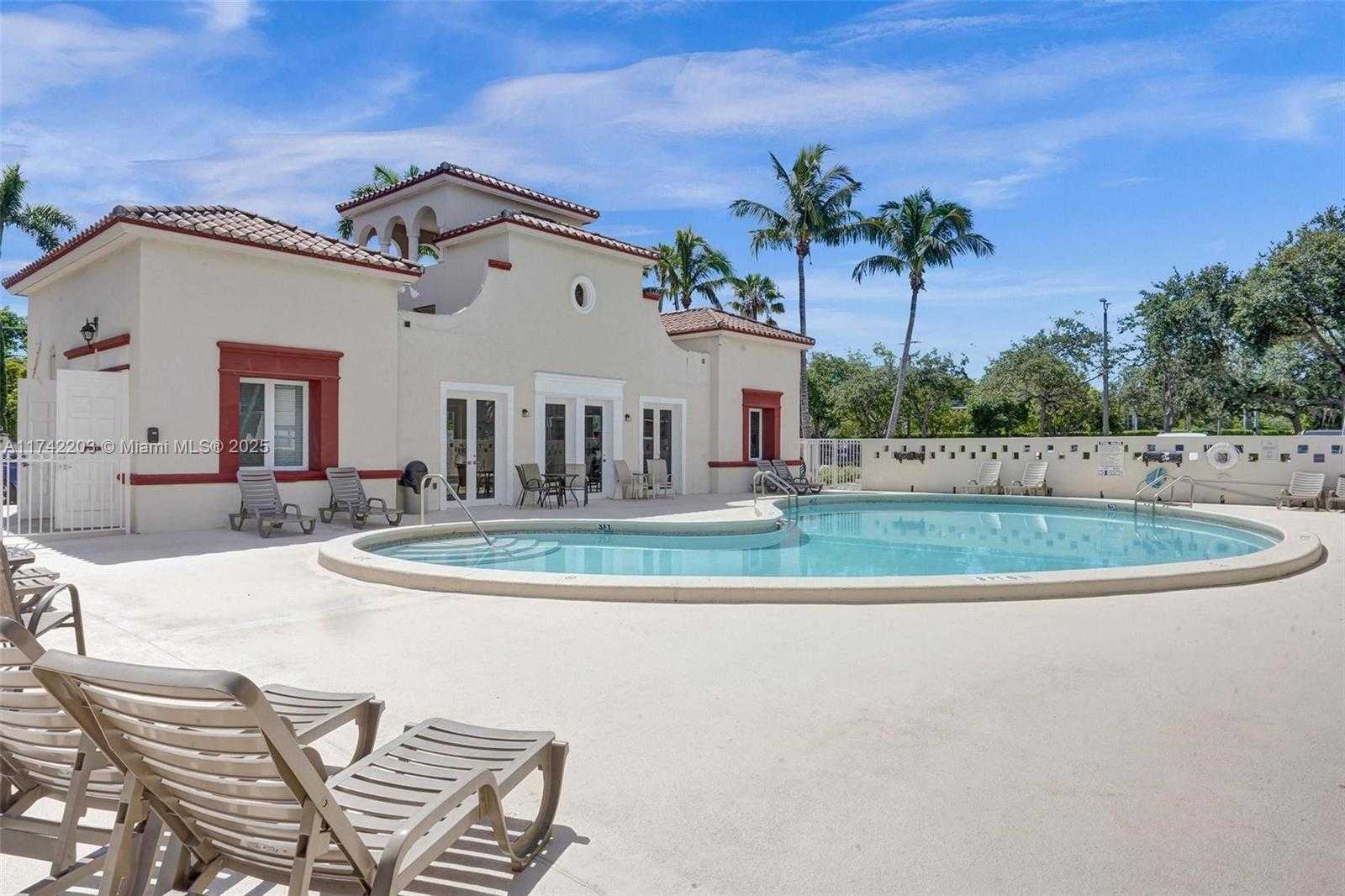 Small Image of 8650 SOUTH WEST 67TH AVE #1022, Pinecrest Number 27