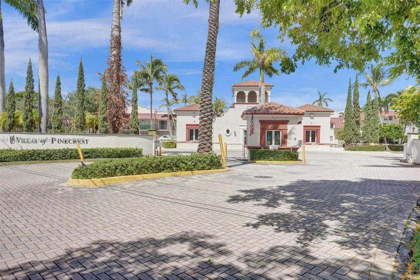Small Image of 8650 SOUTH WEST 67TH AVE #1022, Pinecrest Number 34