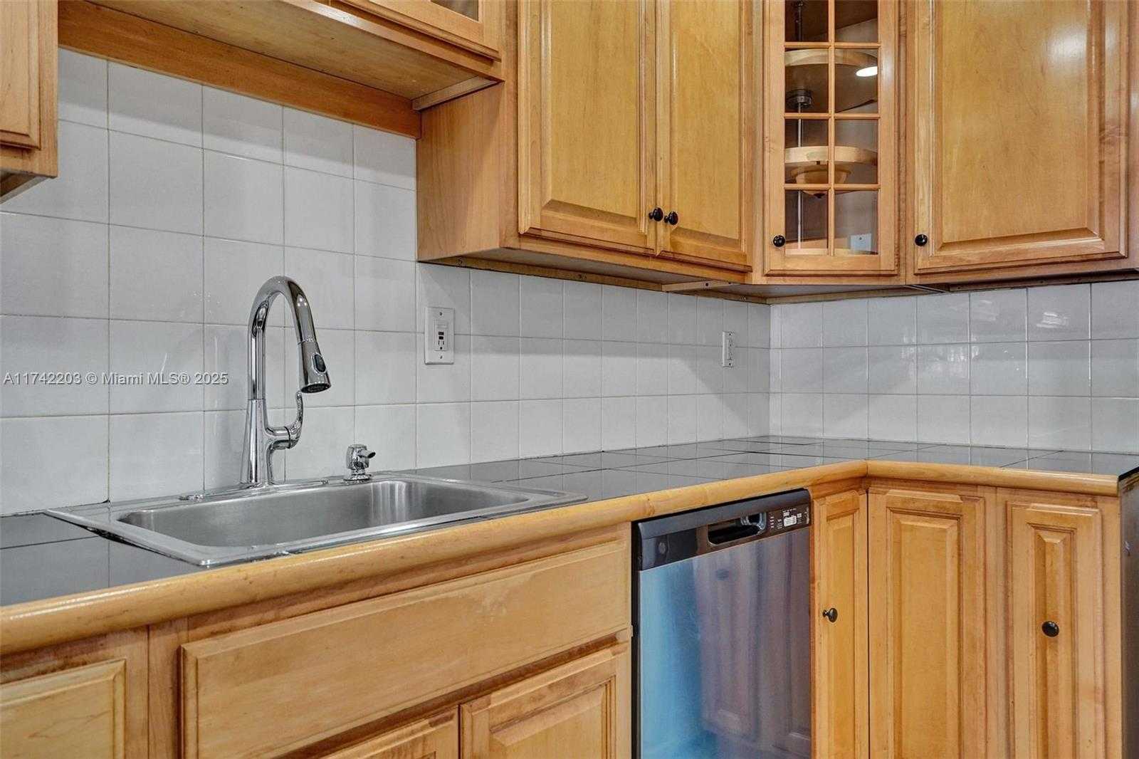 Small Image of 8650 SOUTH WEST 67TH AVE #1022, Pinecrest Number 6