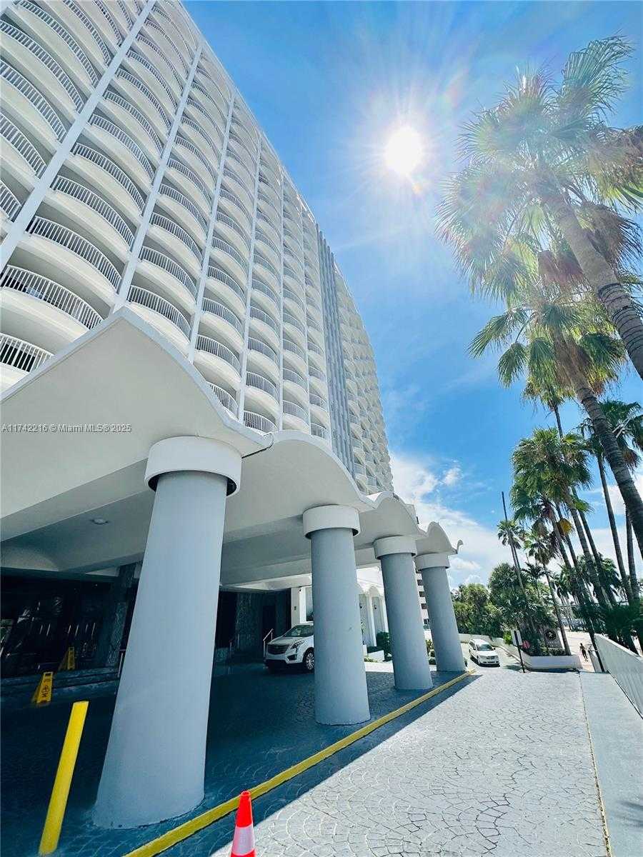 Small Image of 5401 COLLINS AVE #922, Miami Beach Number 19