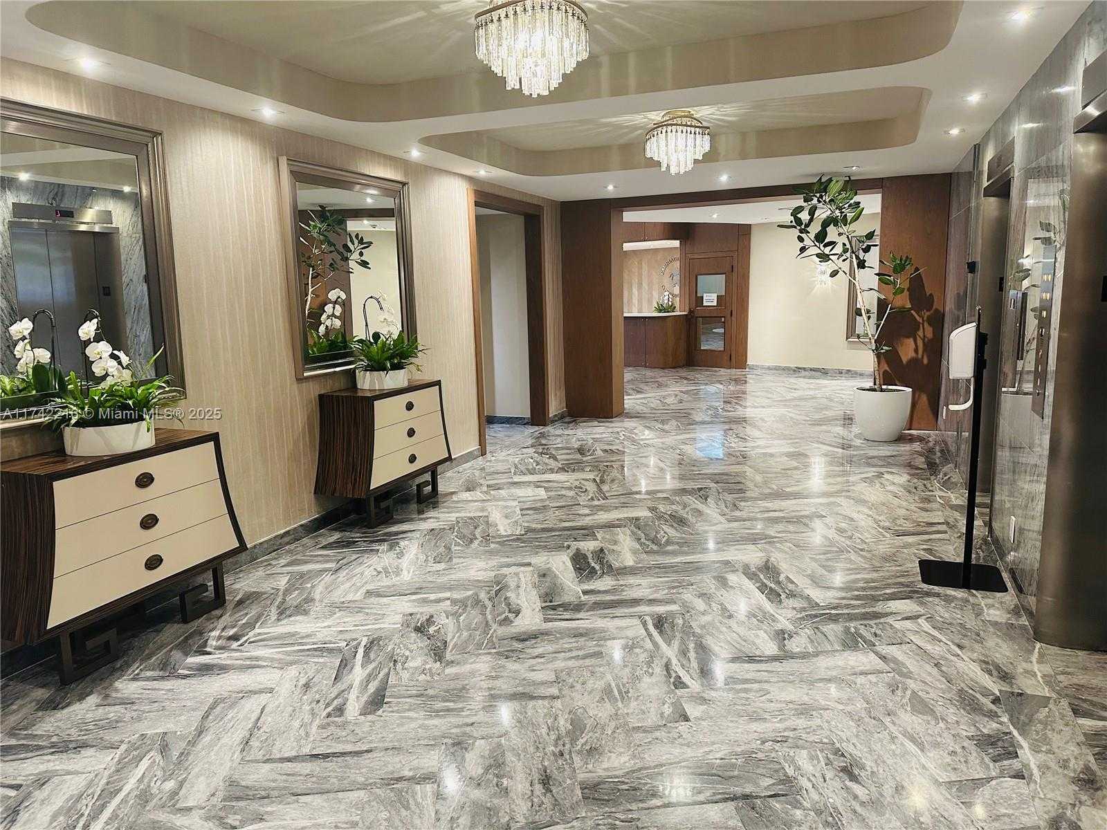 Small Image of 5401 COLLINS AVE #922, Miami Beach Number 22