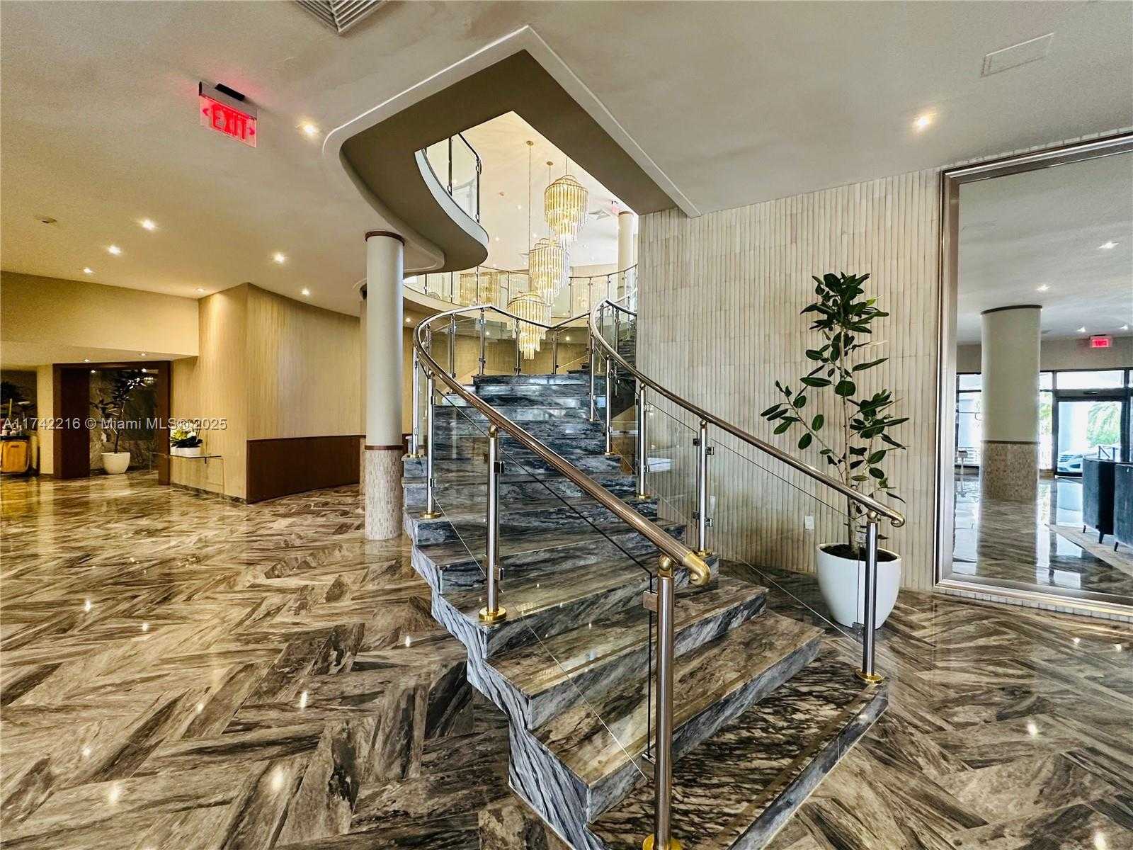 Small Image of 5401 COLLINS AVE #922, Miami Beach Number 24