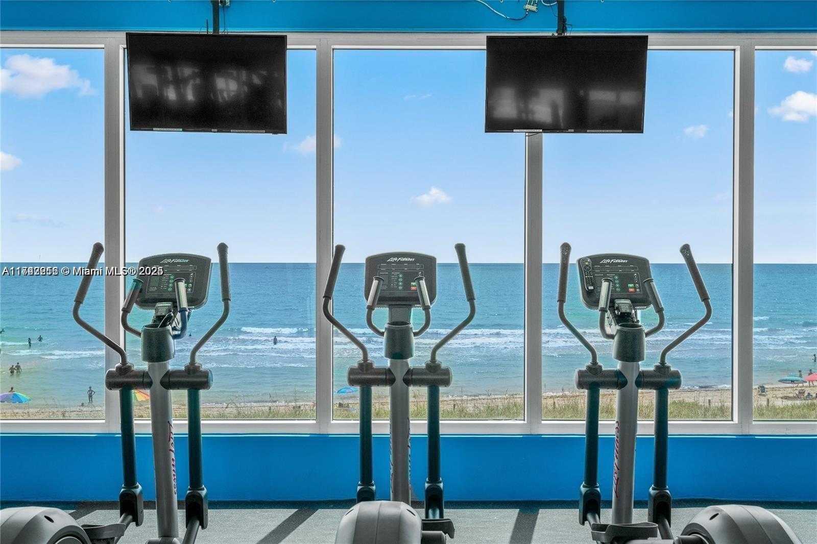 Small Image of 5401 COLLINS AVE #922, Miami Beach Number 26