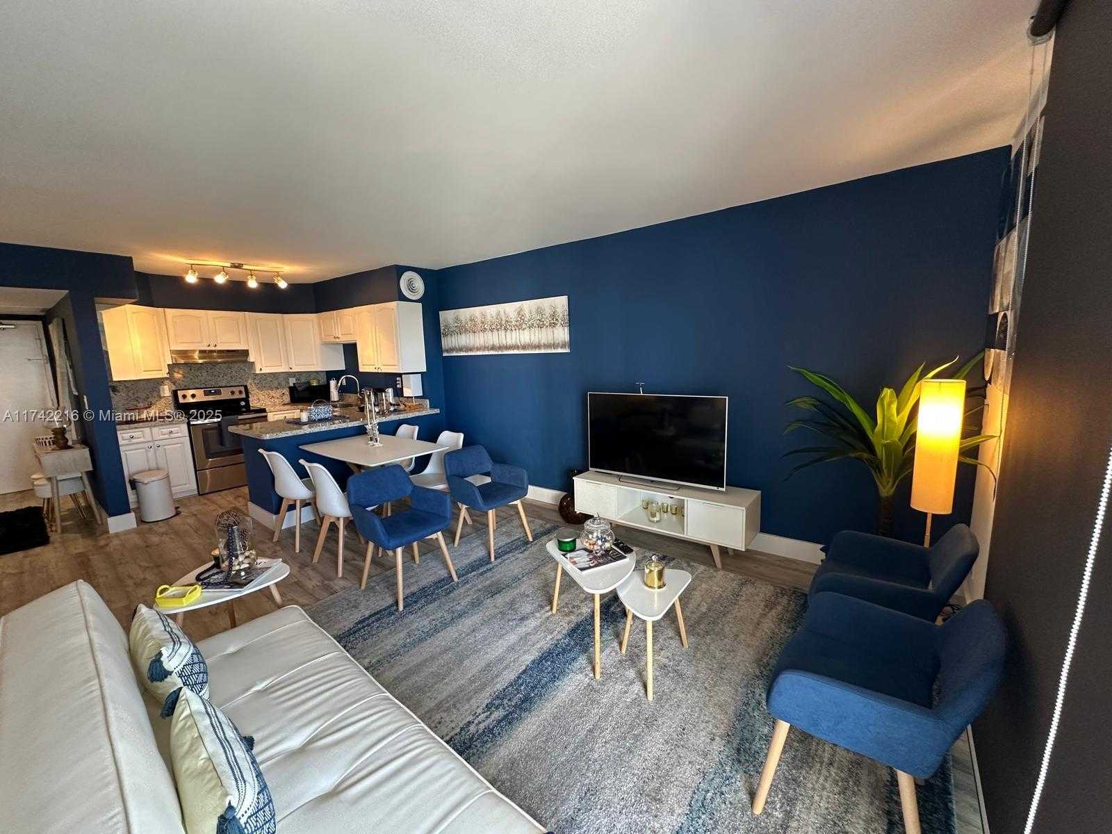 Small Image of 5401 COLLINS AVE #922, Miami Beach Number 7